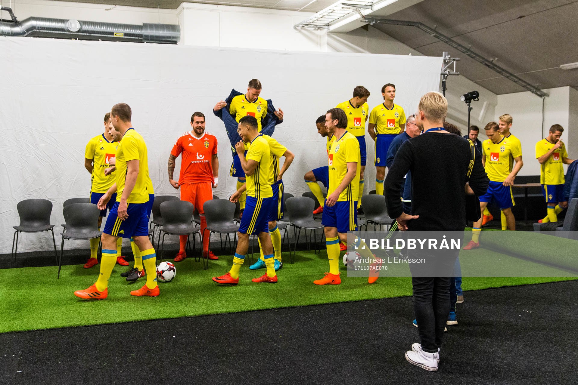 Sveriges spelare och ledare gör sig redo för svenska