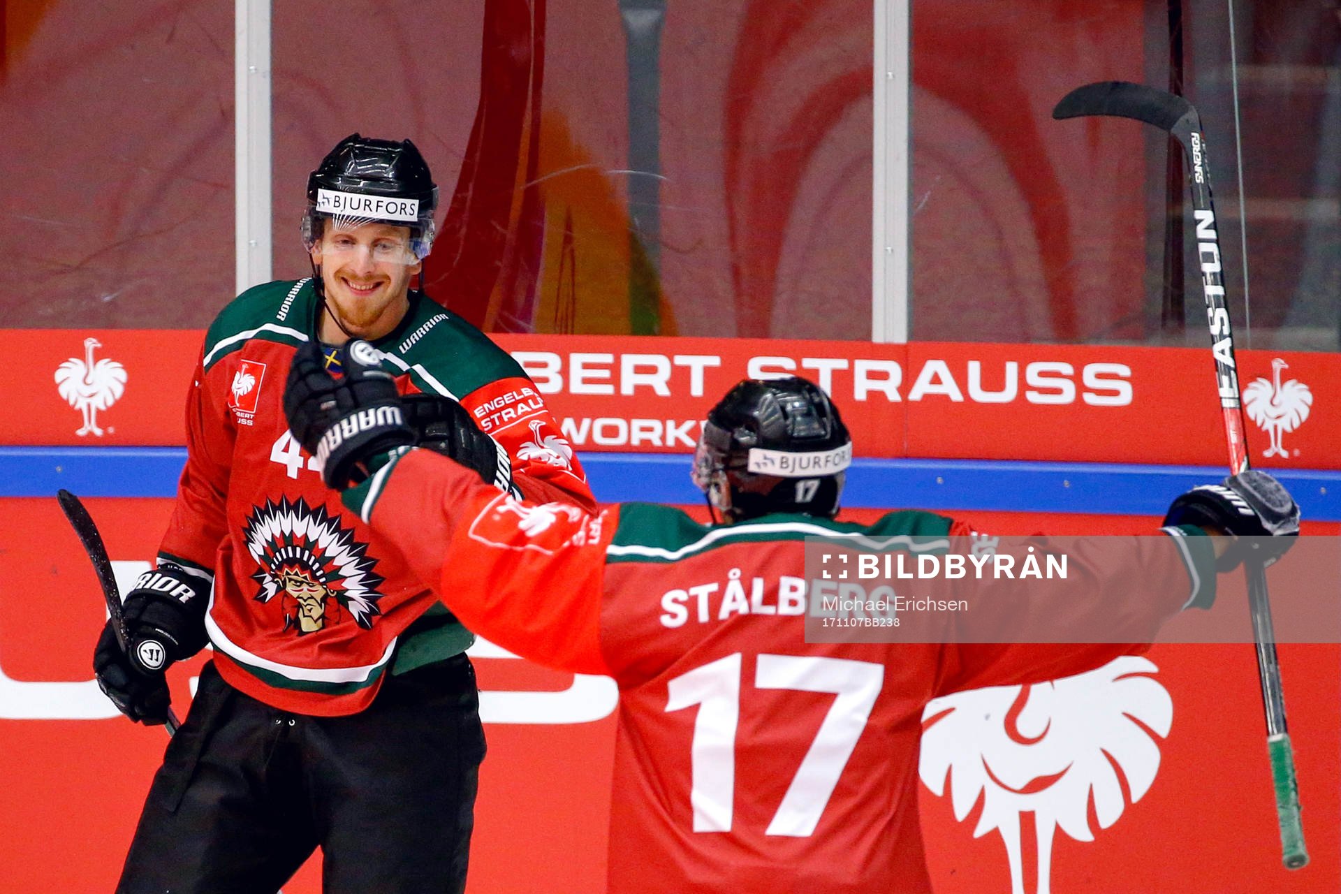 Frölundas Pontus Widerström och Sebastian Stålberg jublar
