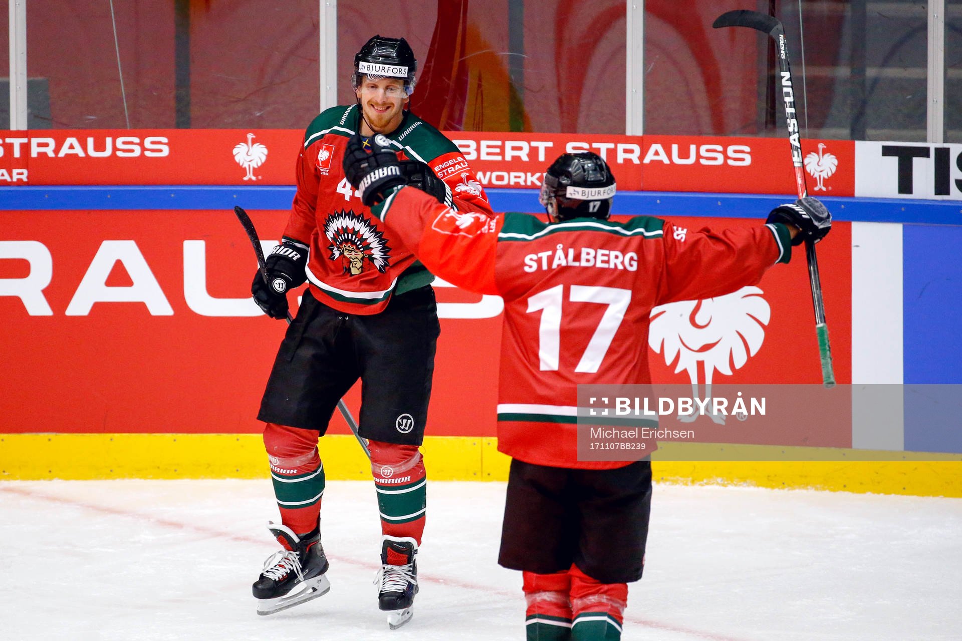 Frölundas Pontus Widerström och Sebastian Stålberg jublar