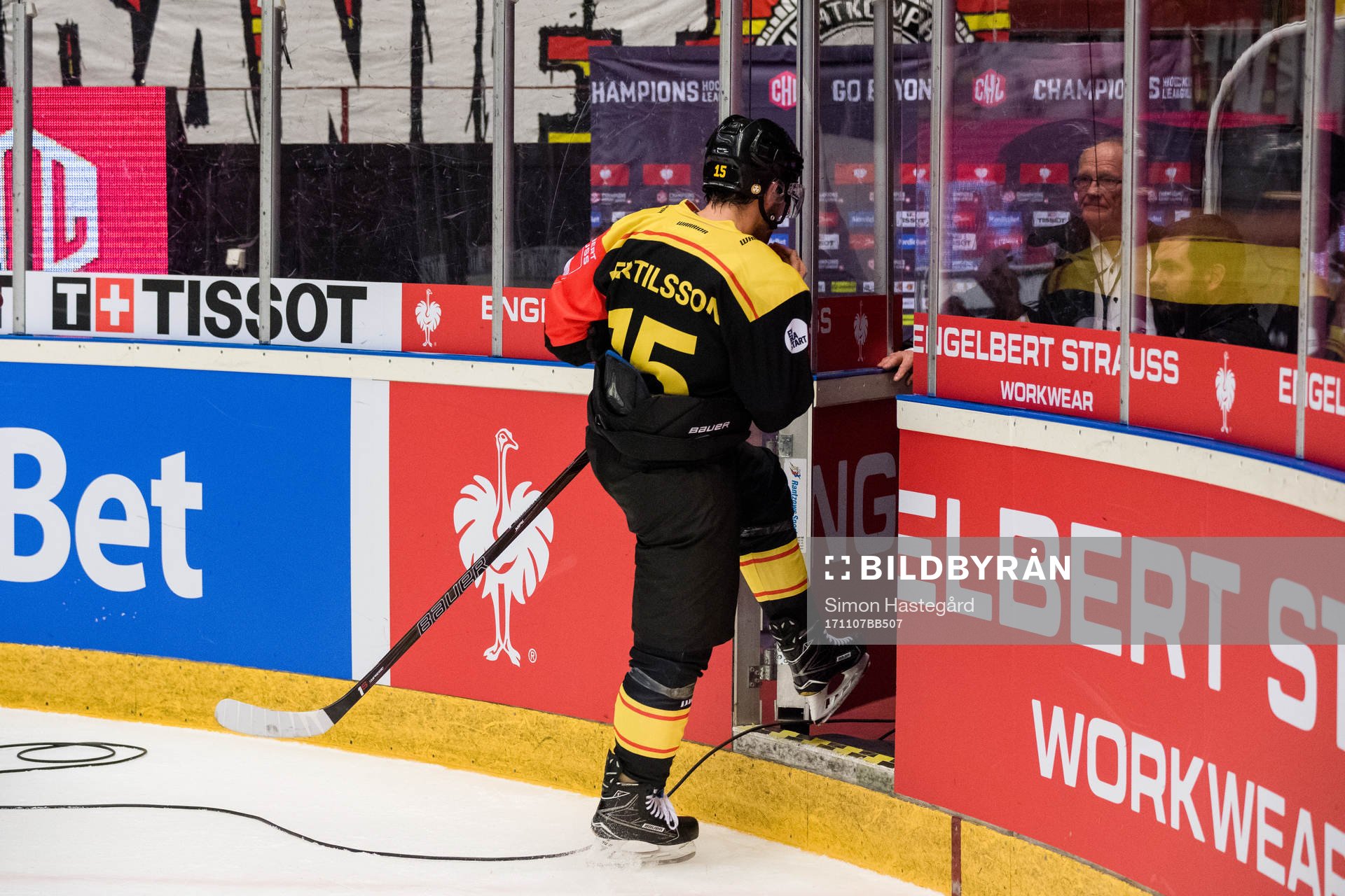Simon Bertilsson of Brynäs leaves the ice