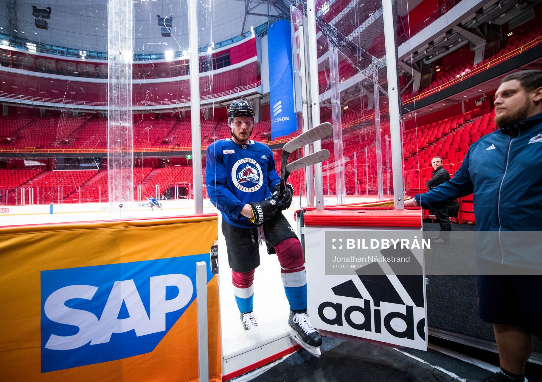 Gabriel Landeskog lämnar isen