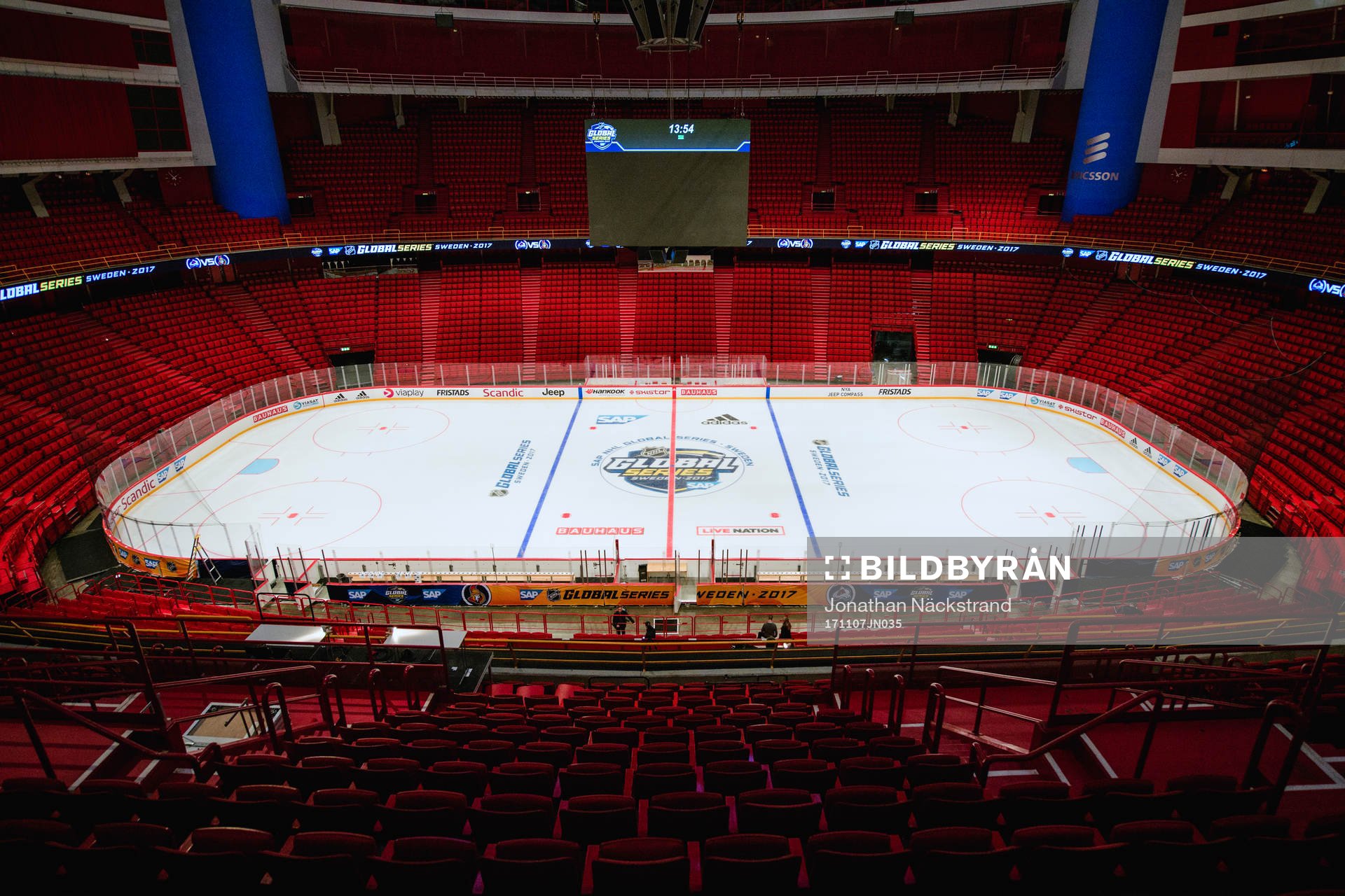 En bild på Globen innan NHL-laget Ottawa Senators