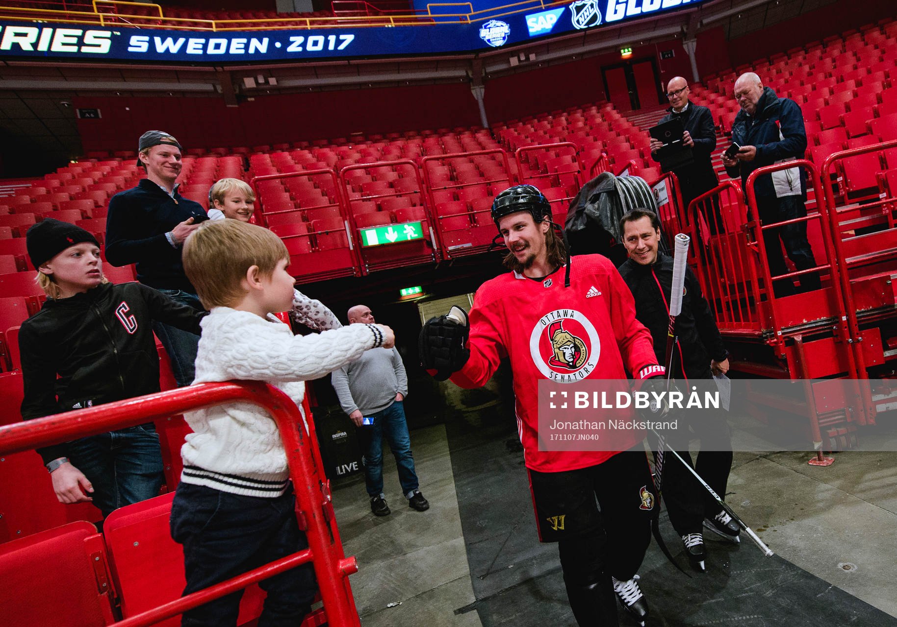 Erik Karlsson (vänster) och tränare Guy Boucher