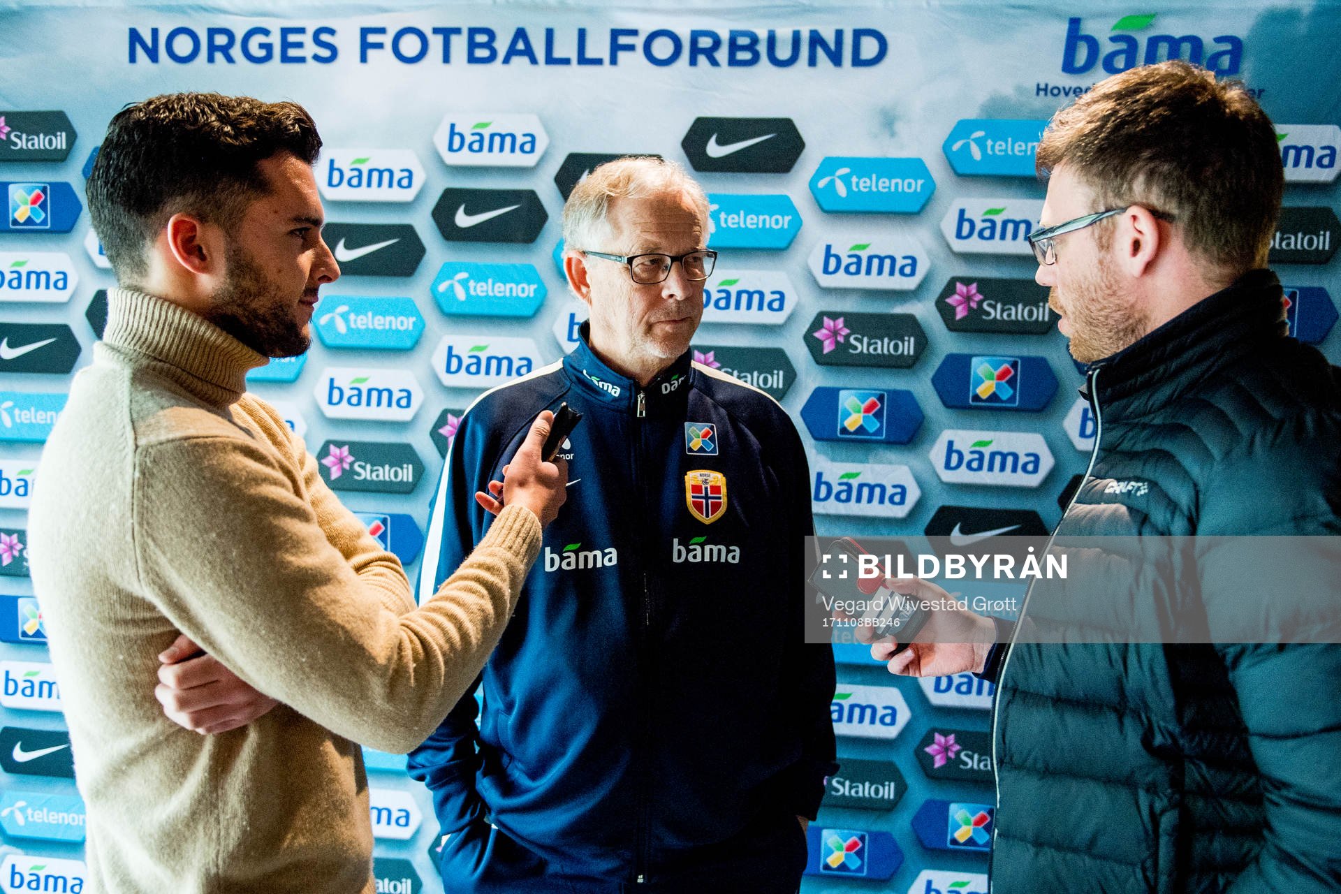 Lars Lagerbäck, head coach of Norway, speaks to