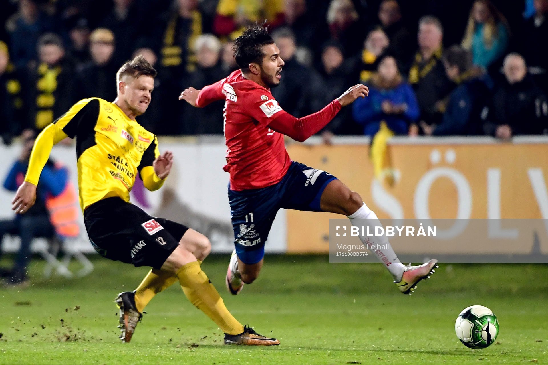 Mjällbys David Löfqvist och Örgrytes William Atashkadeh