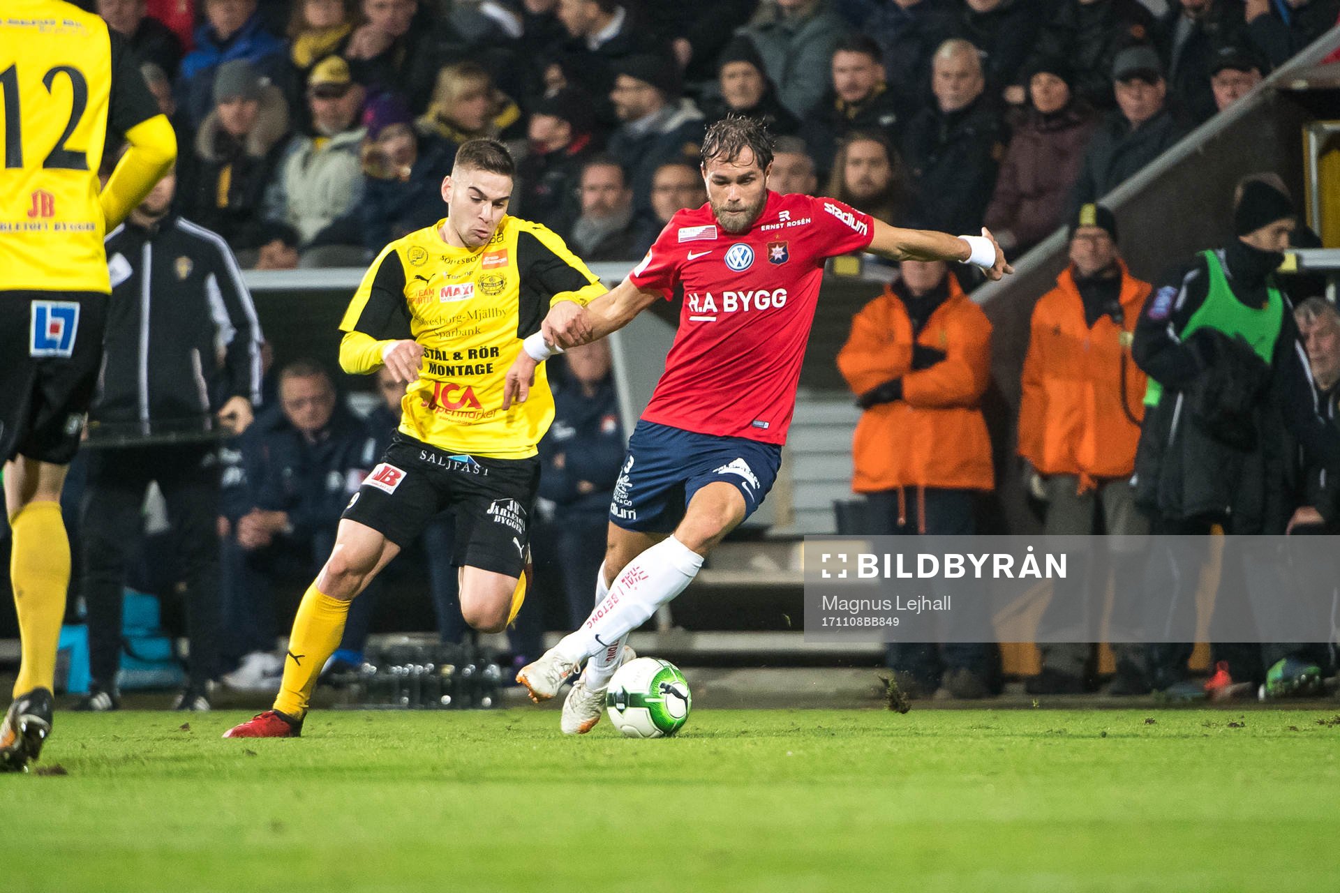 Örgrytes Johan Elmander och Mjällbys Mirza Halvadzic