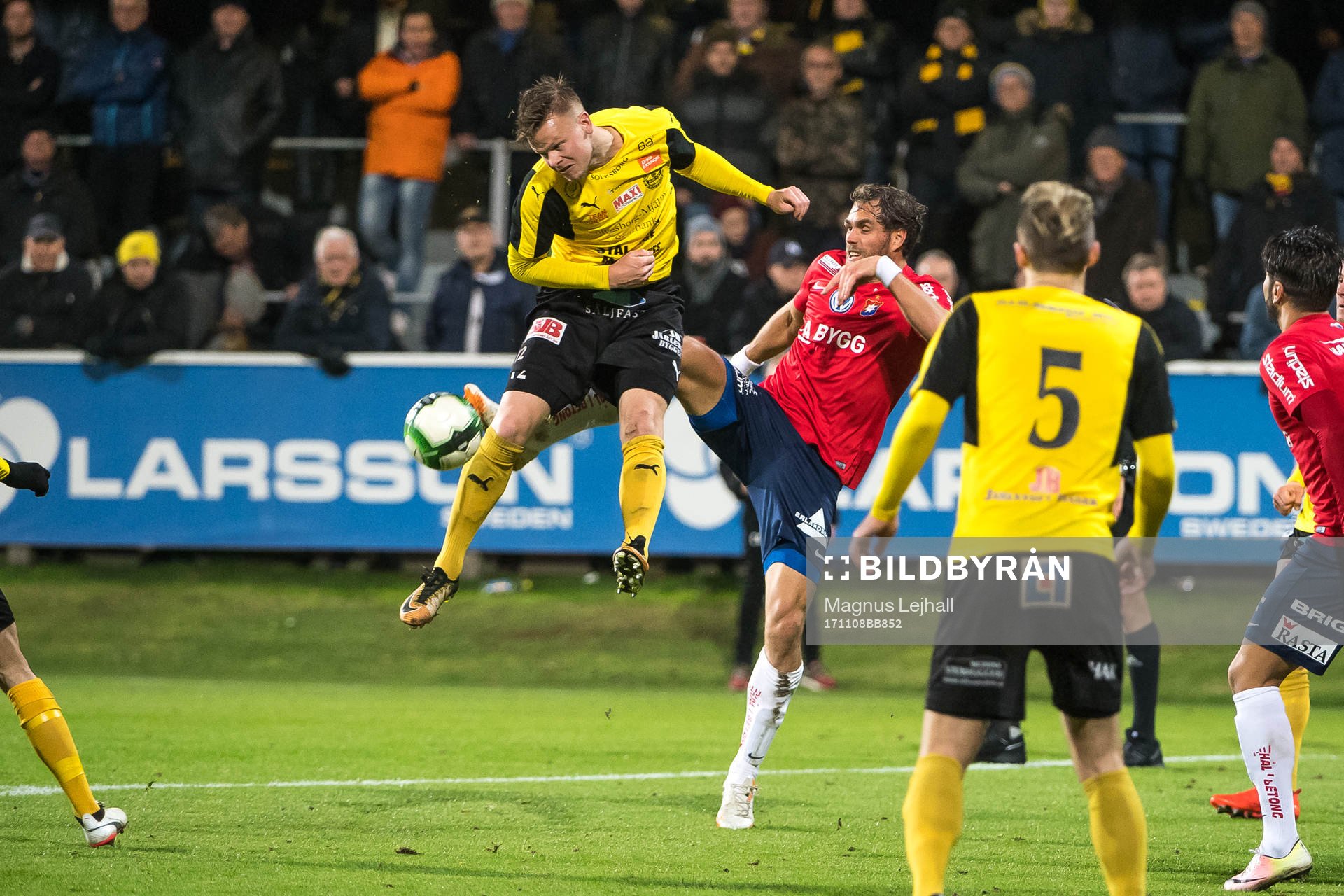 Örgrytes Johan Elmander och Mjällbys David Löfqvist