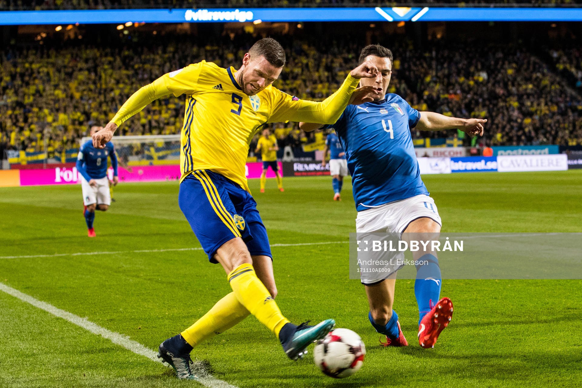 Sveriges Marcus Berg och Italiens Matteo Darmian