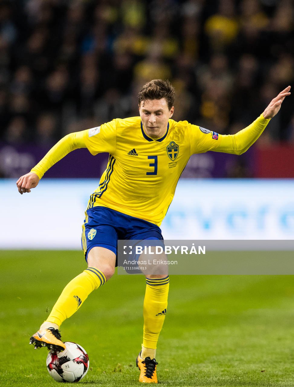 Sveriges Victor Nilsson Lindelöf och Italiens Ciro Immobile