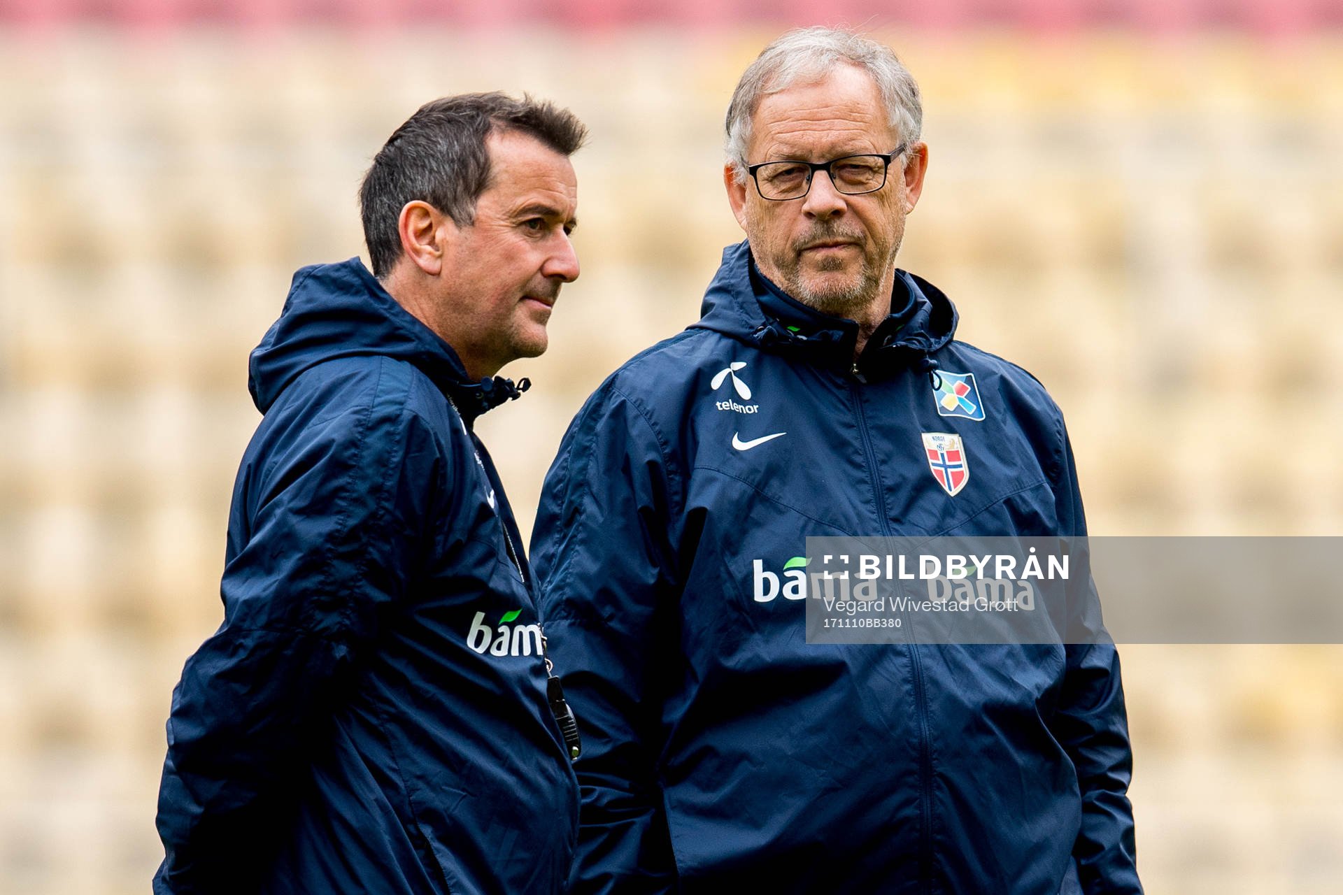 Per Joar Hansen, assistant coach, and Lars Lagerbäck, head