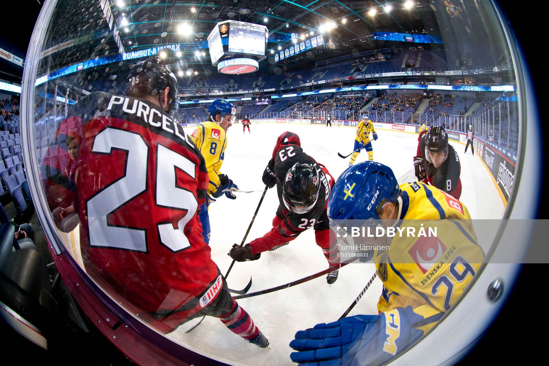 Teddy Purcell #25, Canada, Johan Fransson #8, Sweden,