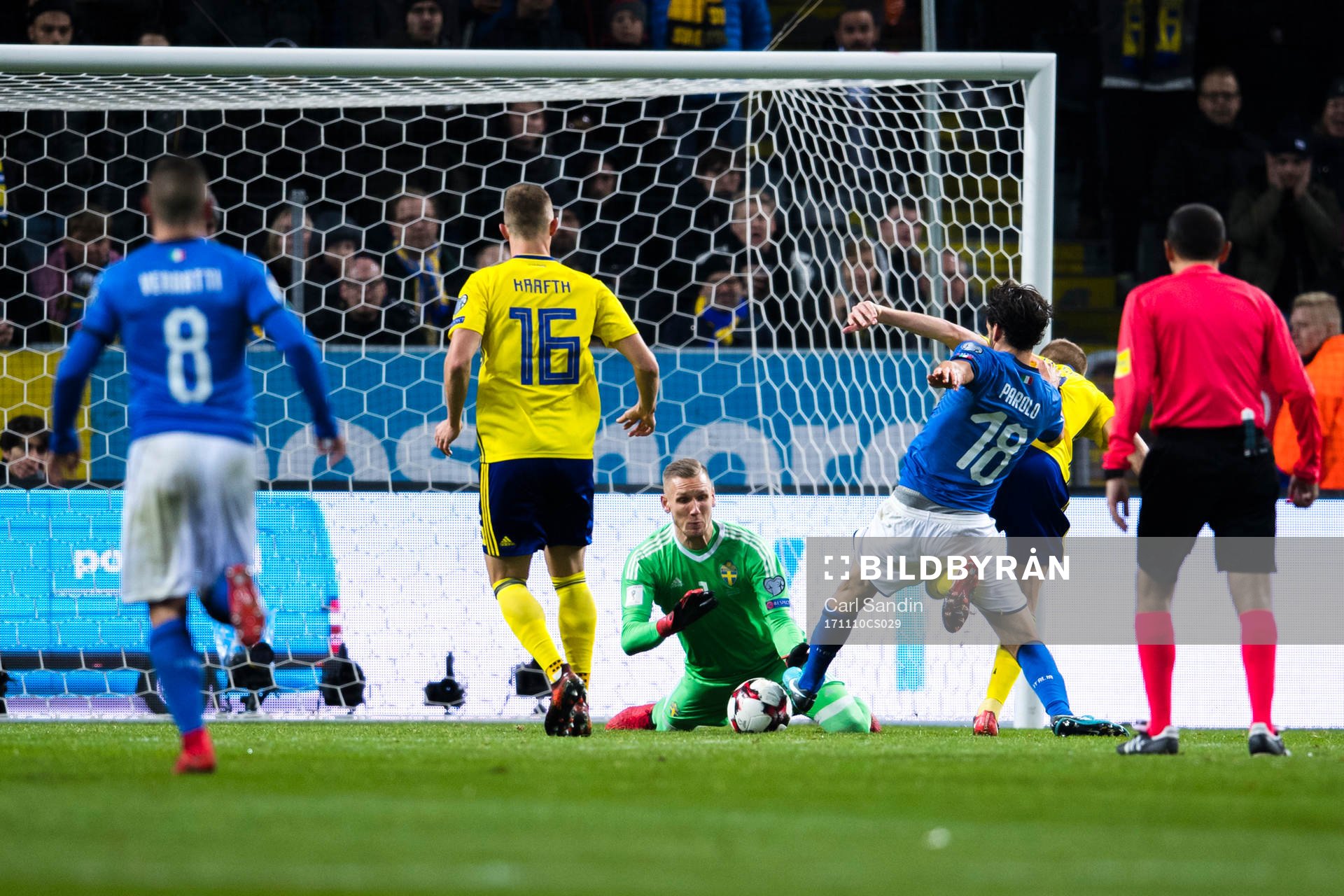 Italiens Marco Parolo oroar framför Sveriges målvakt