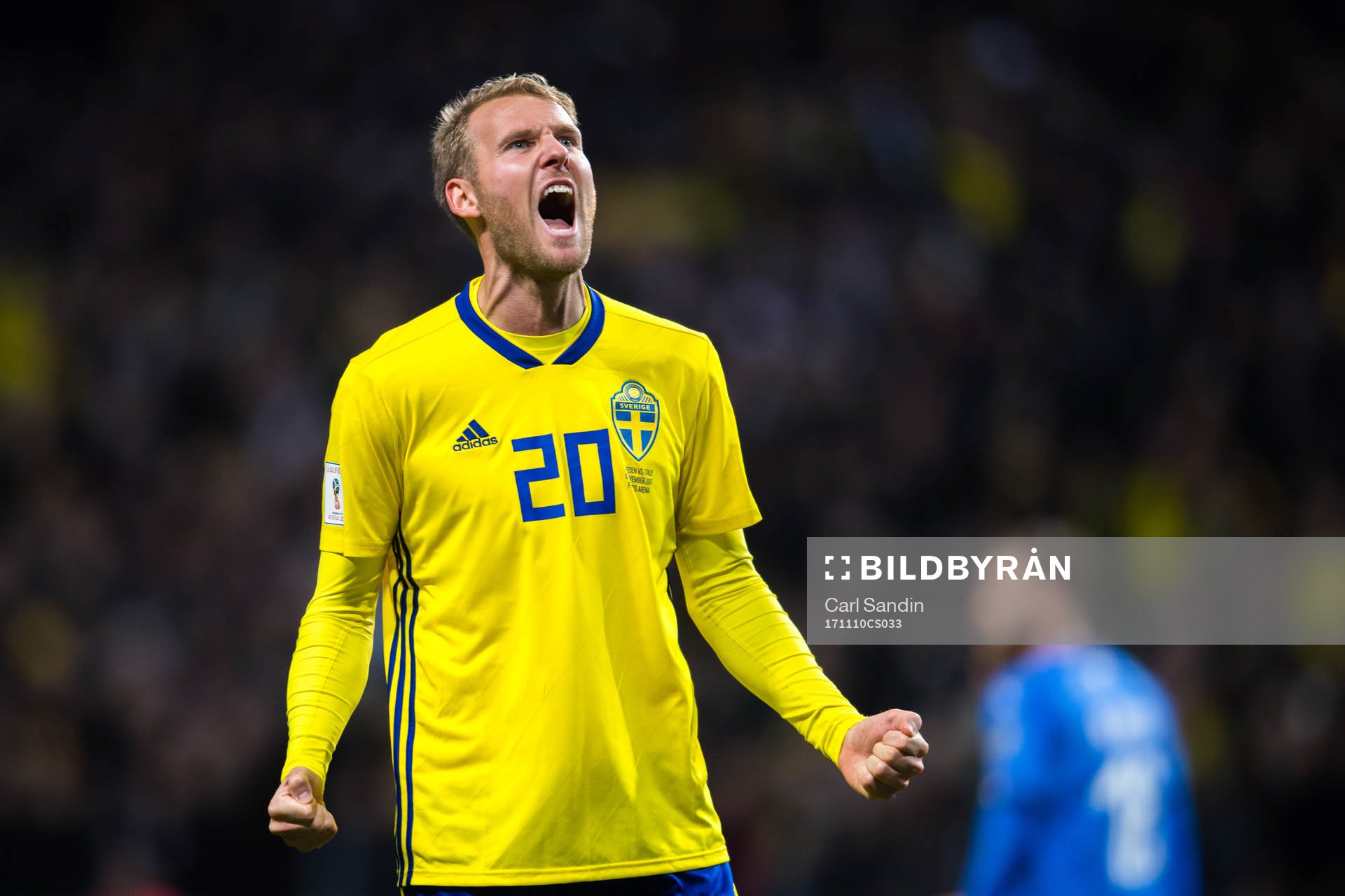 Sveriges Ola Toivonen  jublar