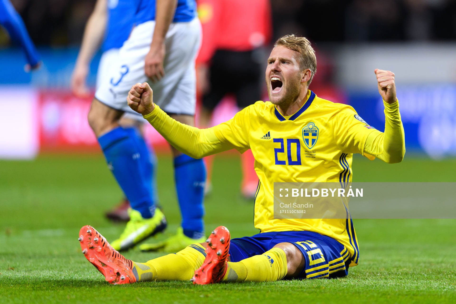 Sveriges Ola Toivonen jublar