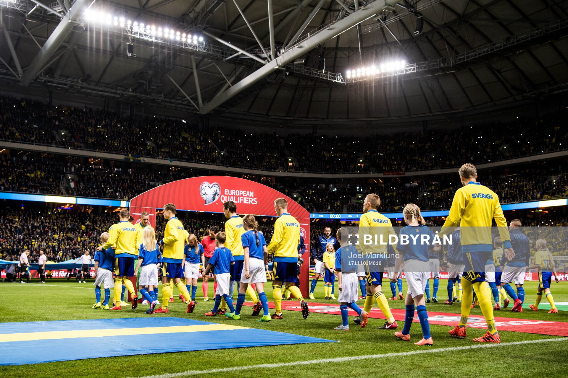 Sveriges spelare gör entré