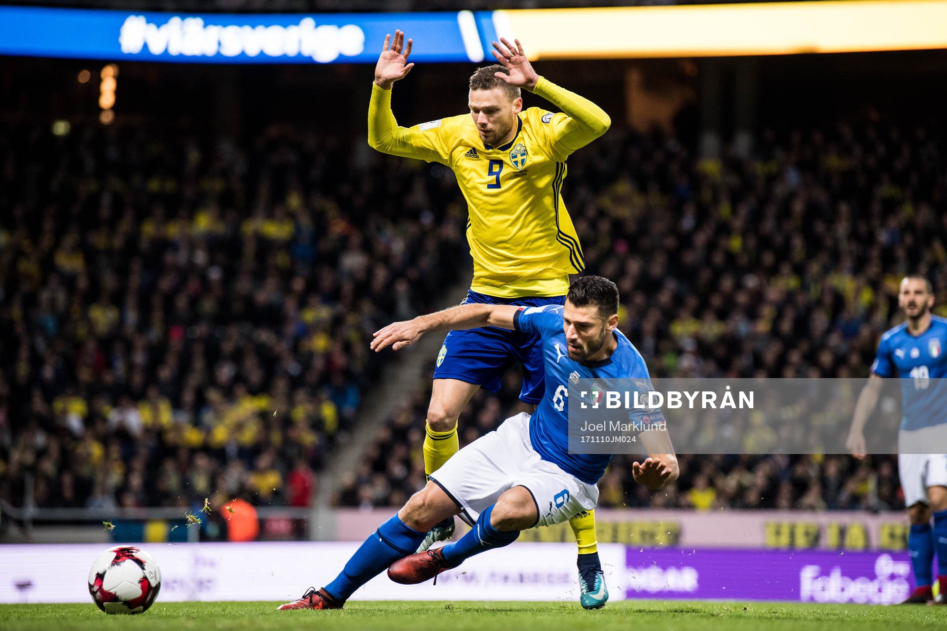 Sveriges Marcus Berg och Italiens Antonio Candreva