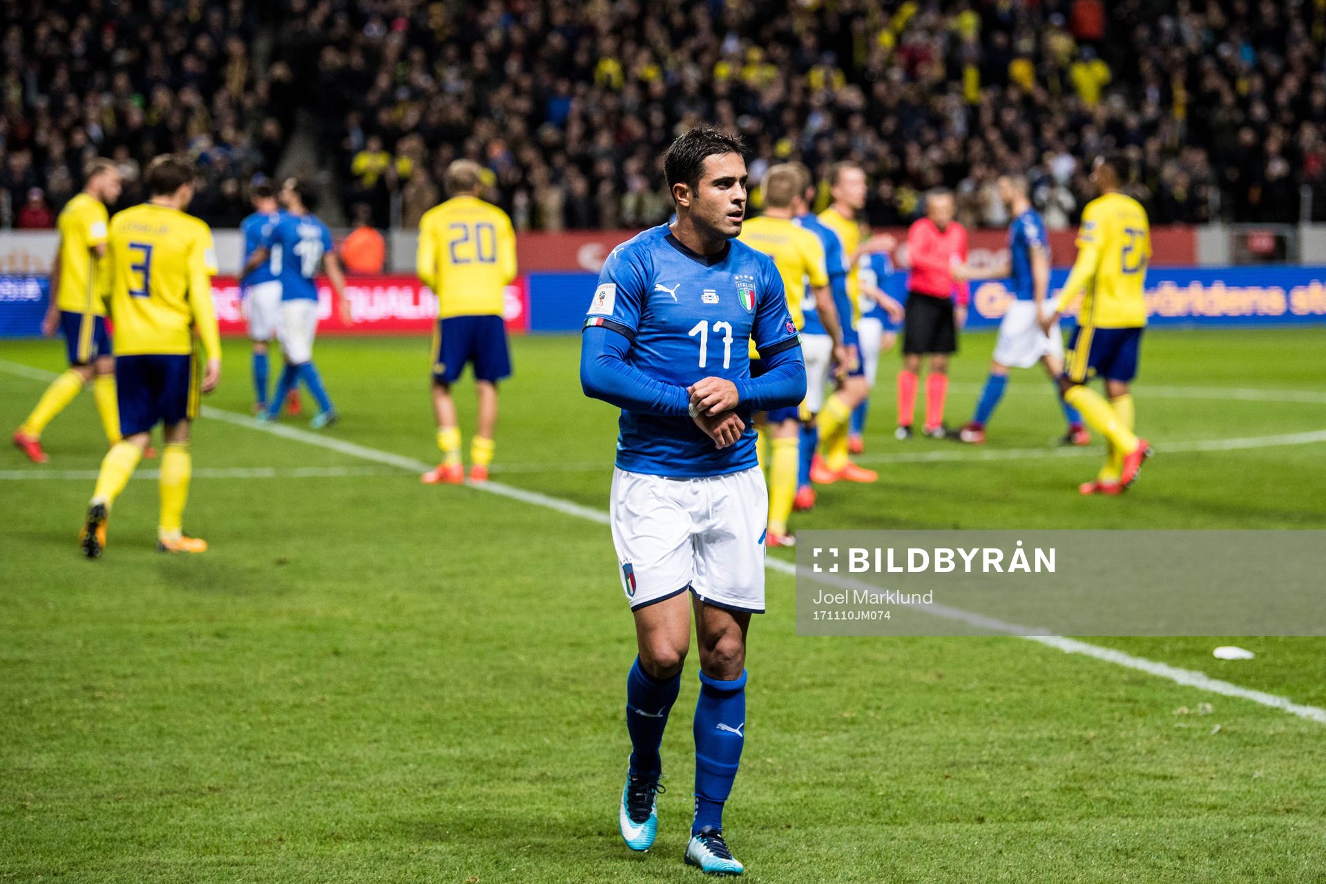 Italiens Eder Citadin Martins deppar när han lämnar planen