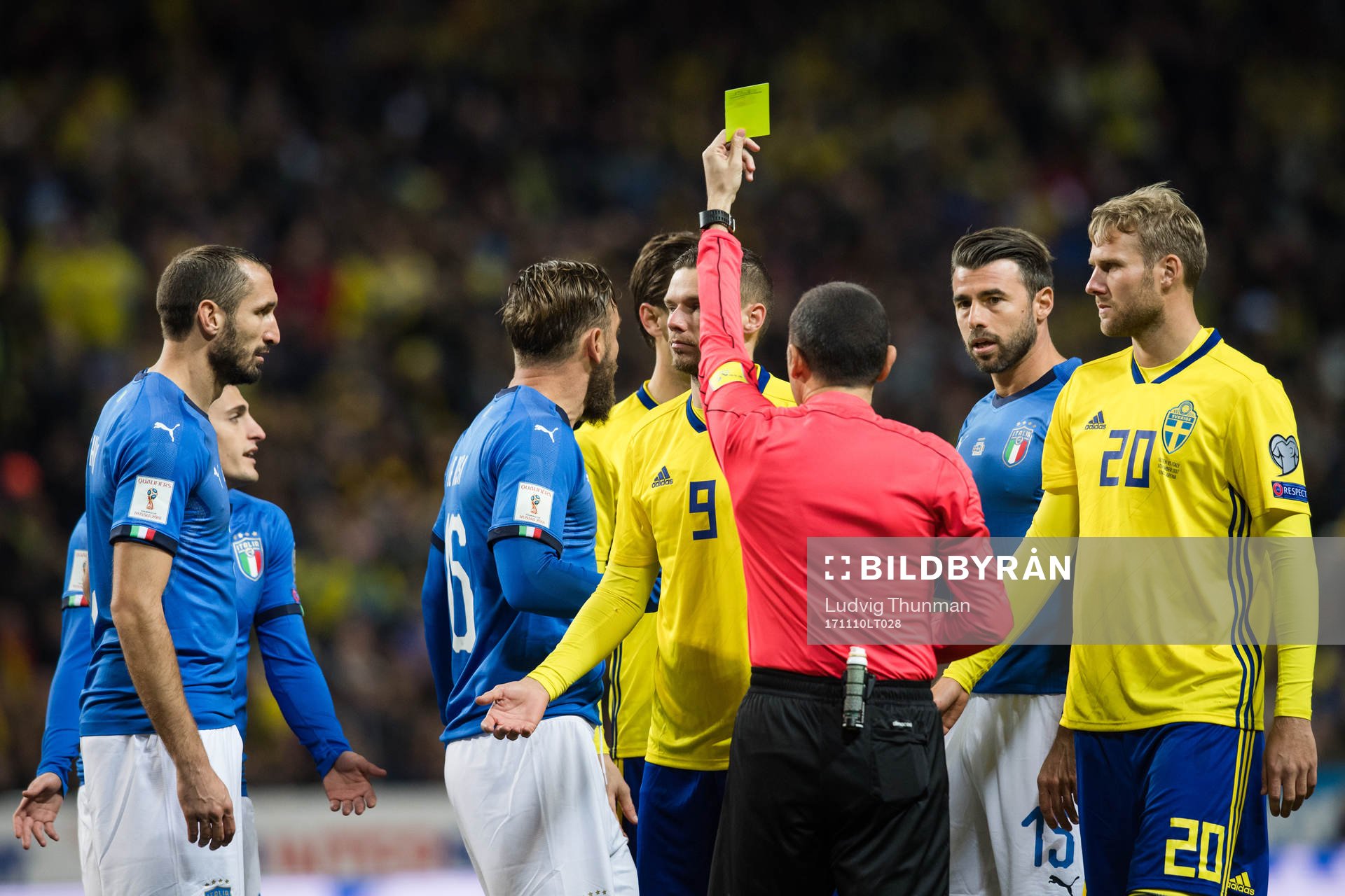 Sveriges Marcus Berg får en varning