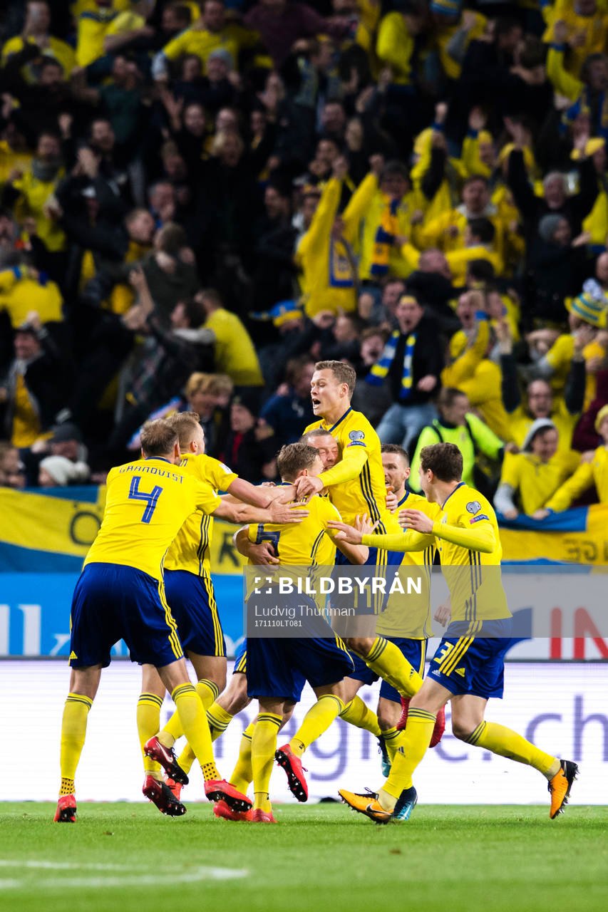 Sveriges spelare jublar