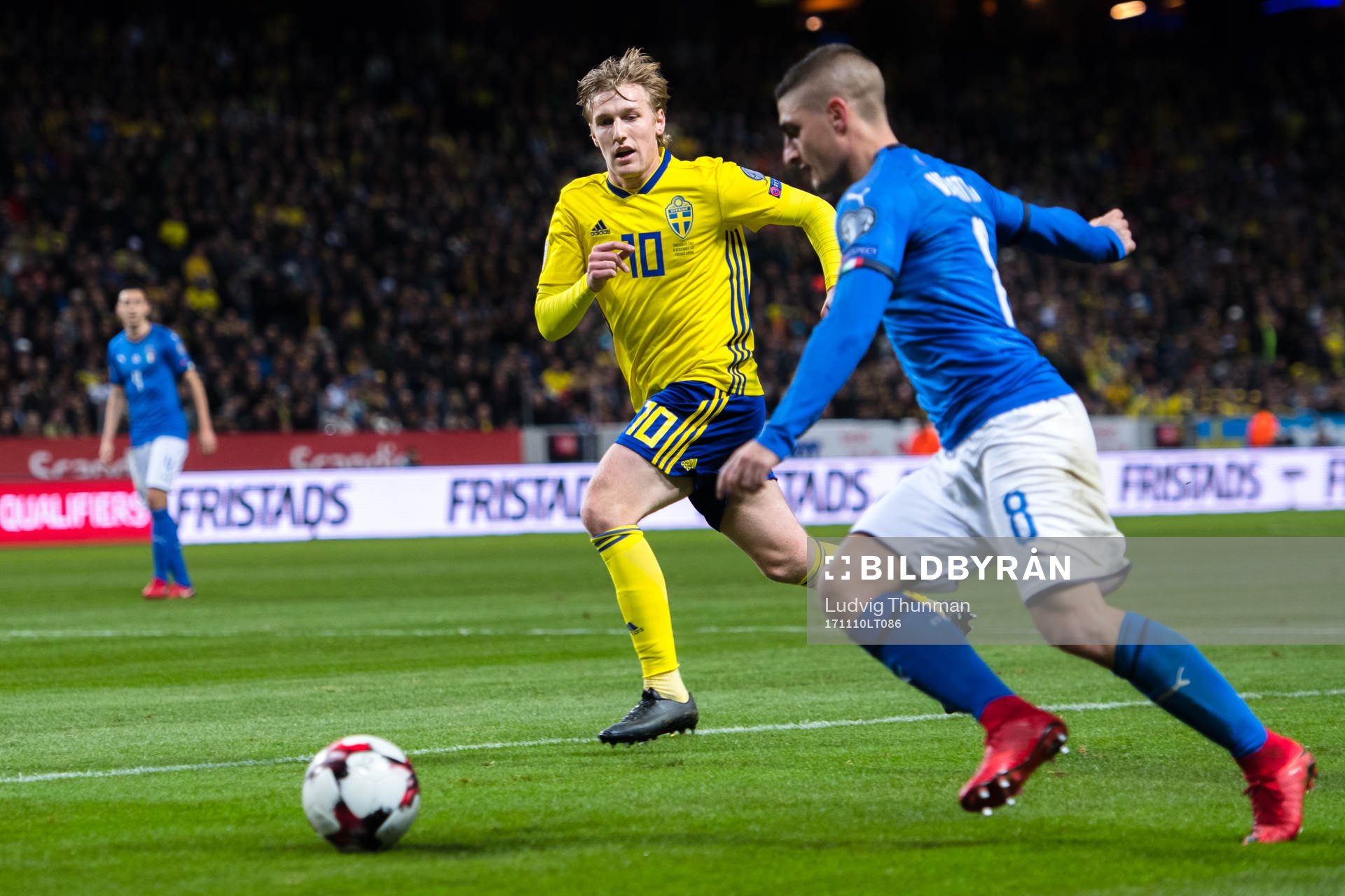Sveriges Emil Forsberg och Italiens Marco Verratti