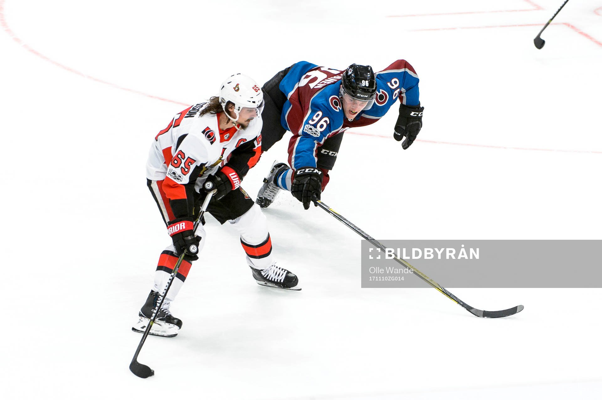 Ottawas Erik Karlsson lurar Colorados Mikko Rantanen
