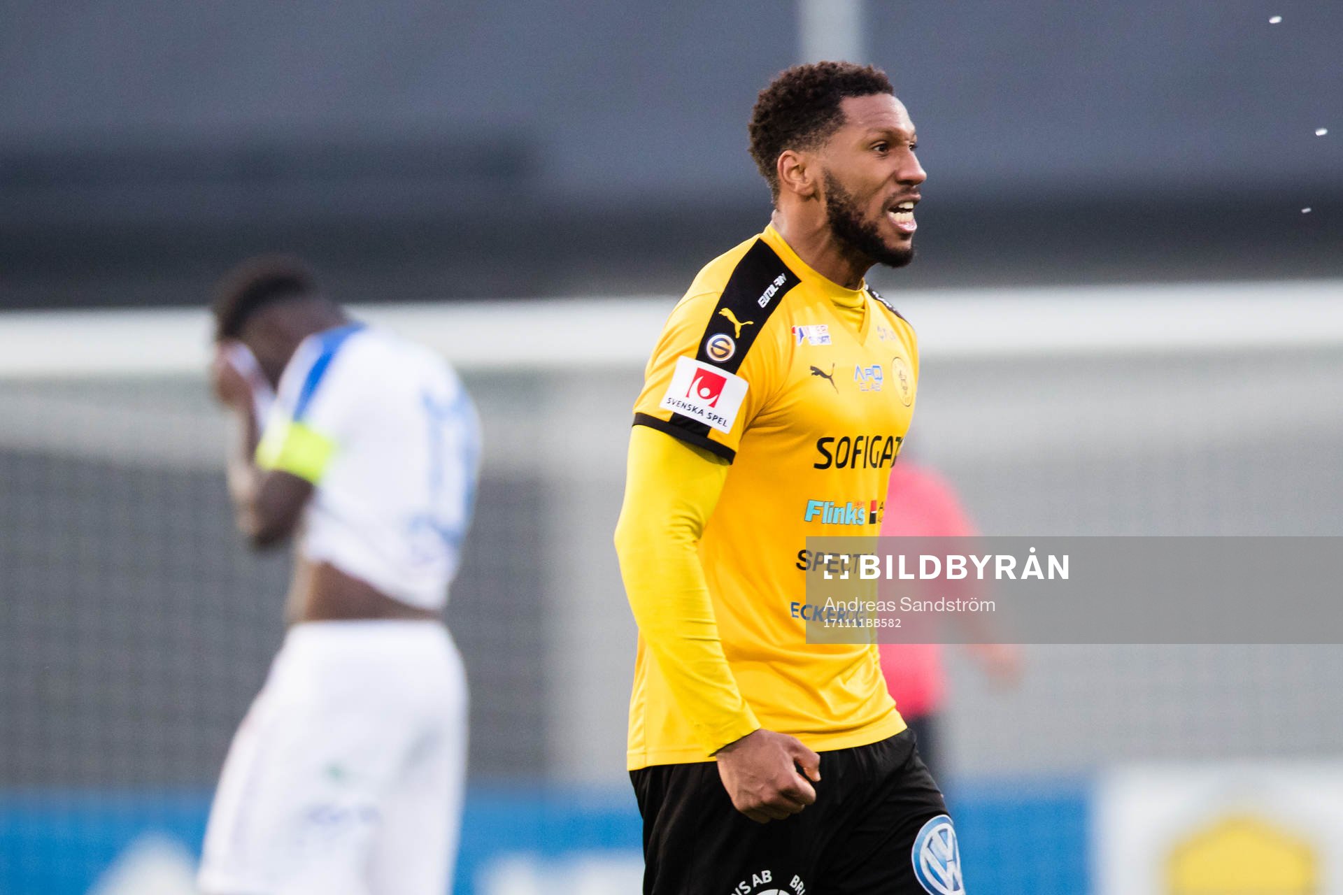 Frejs Alie Sesay jublar efter kvalet till Superettan mellan IK Frej och Akropolis den 11 November 2017 i Stockholm. 