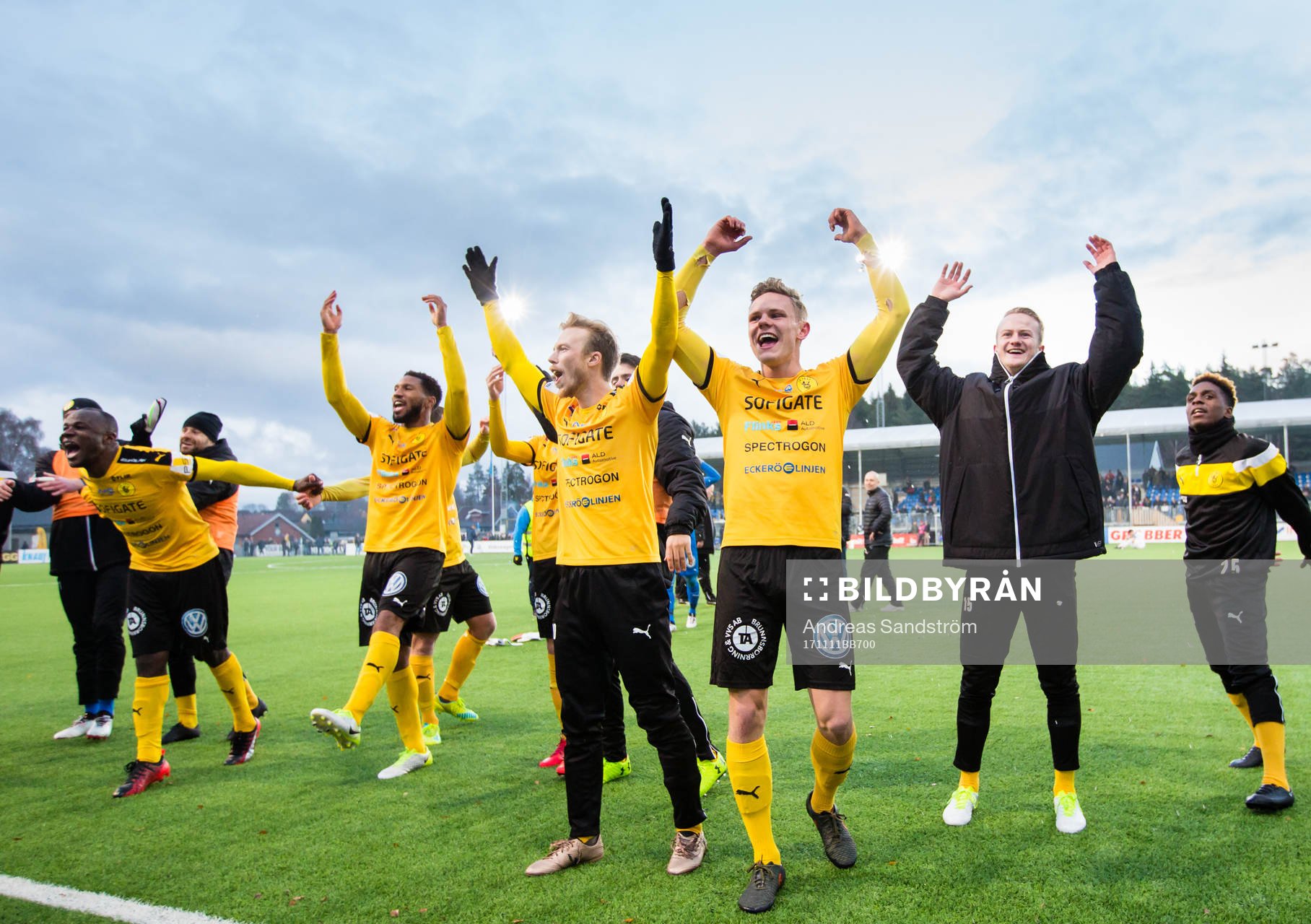 Frejs spelare jublar med fansen