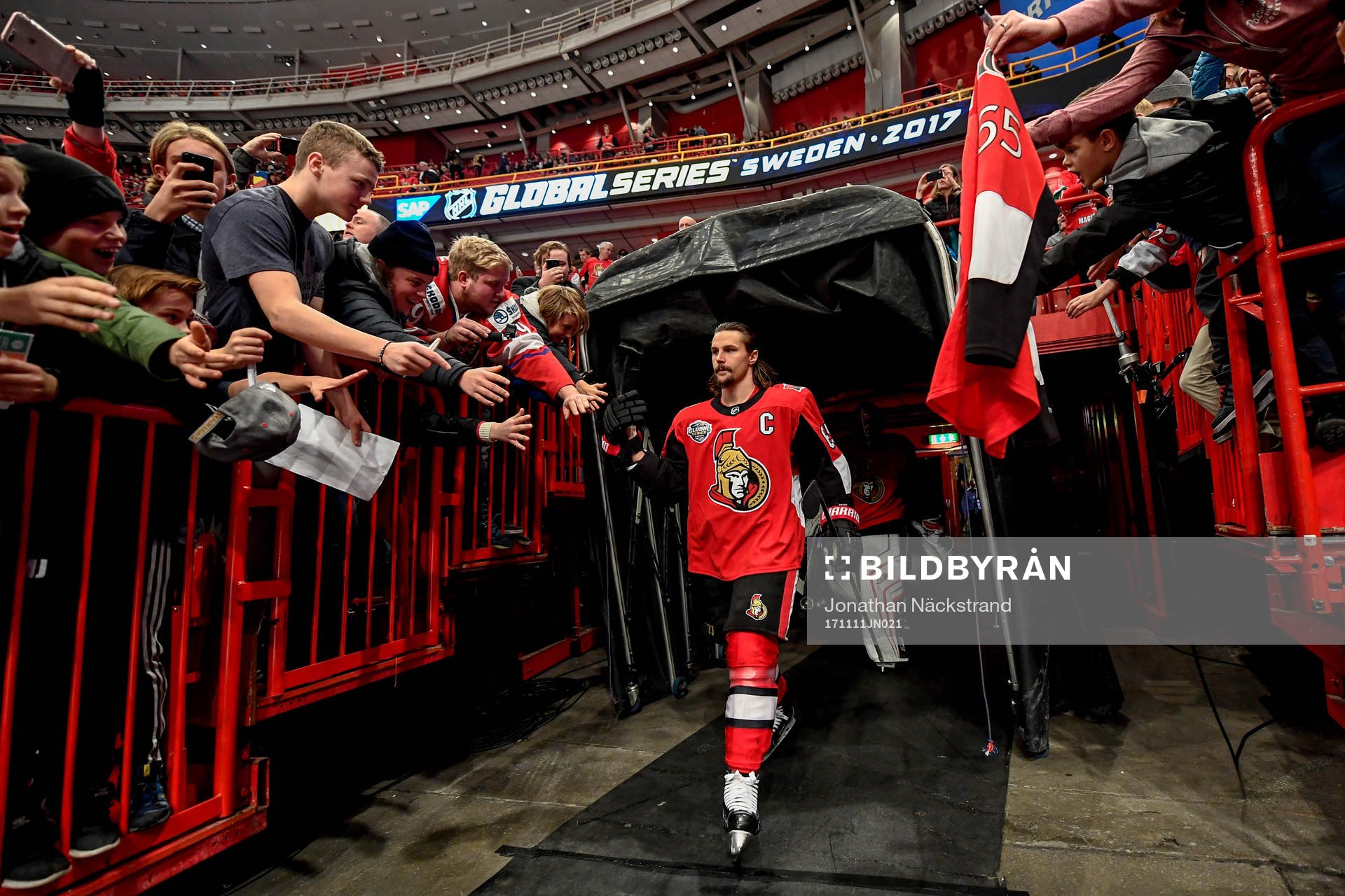 Ottawas Erik Karlsson gör entre
