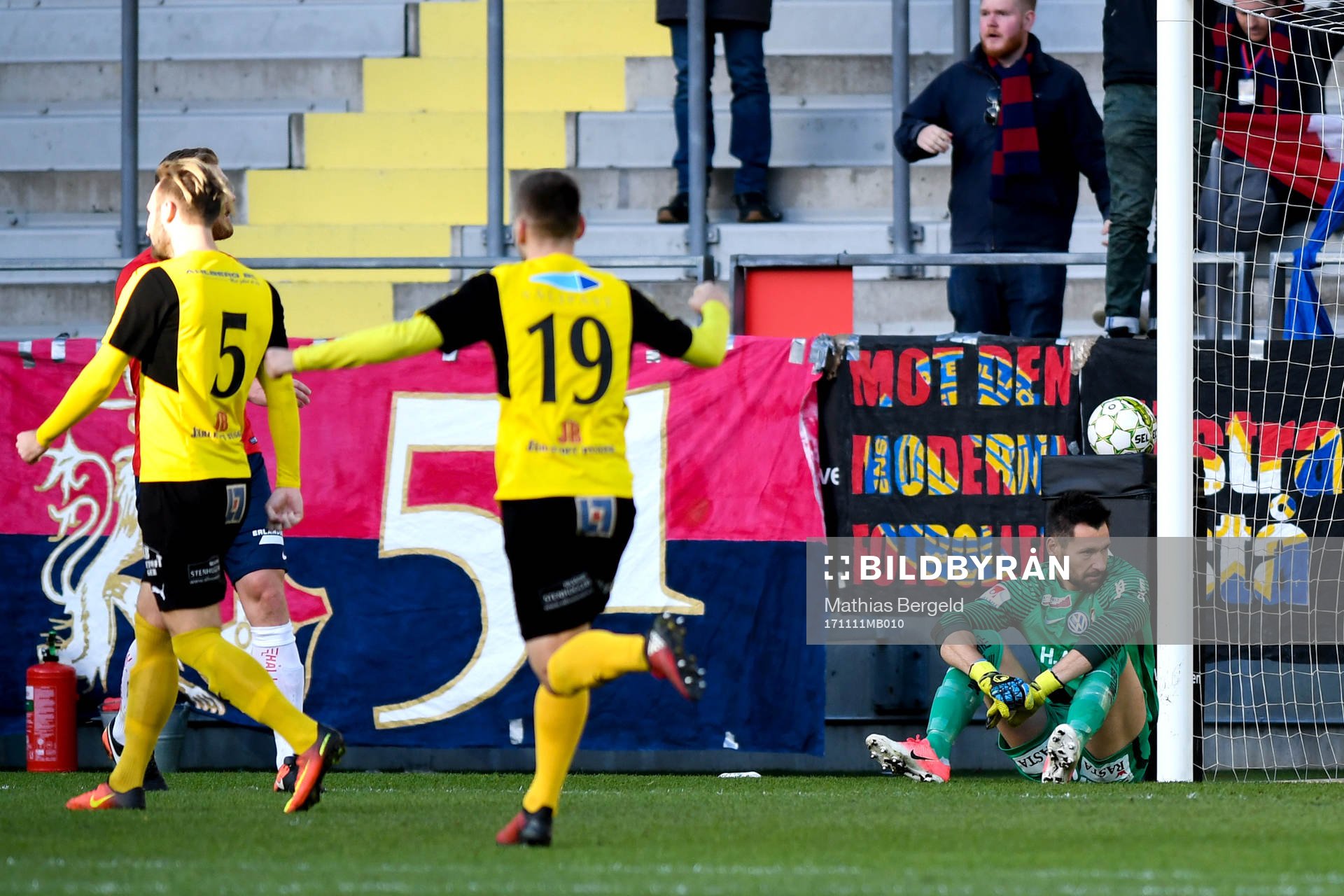Örgrytes målvakt Stojan Lukic deppar