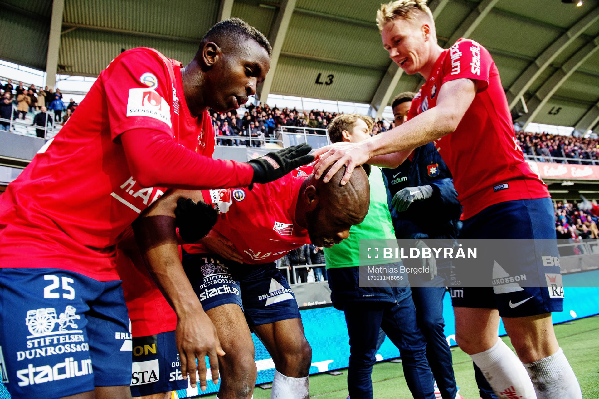 Örgrytes Mohamed Said Adan och Emil Skogh jublar med