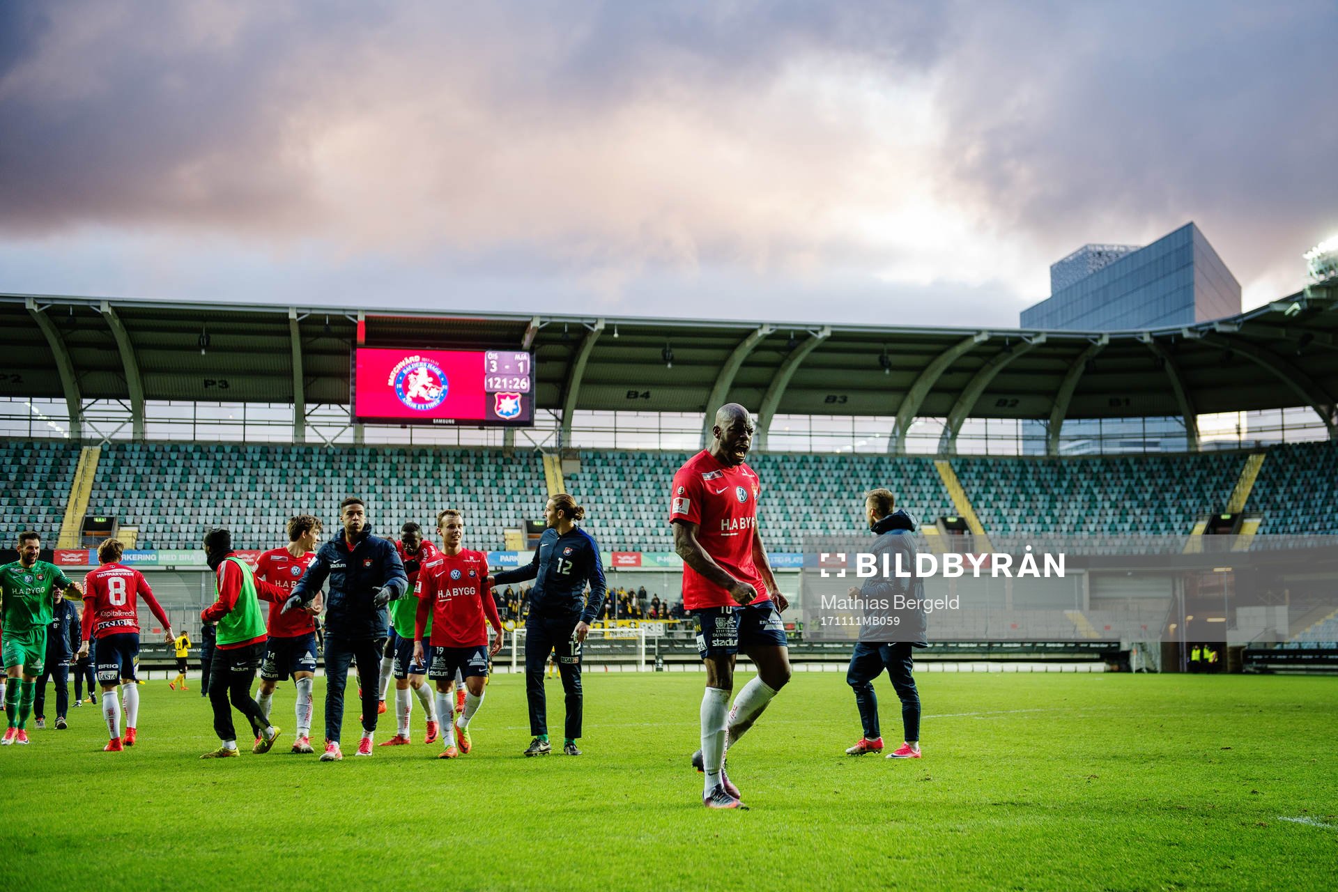 Örgrytes Hakeem Araba jublar