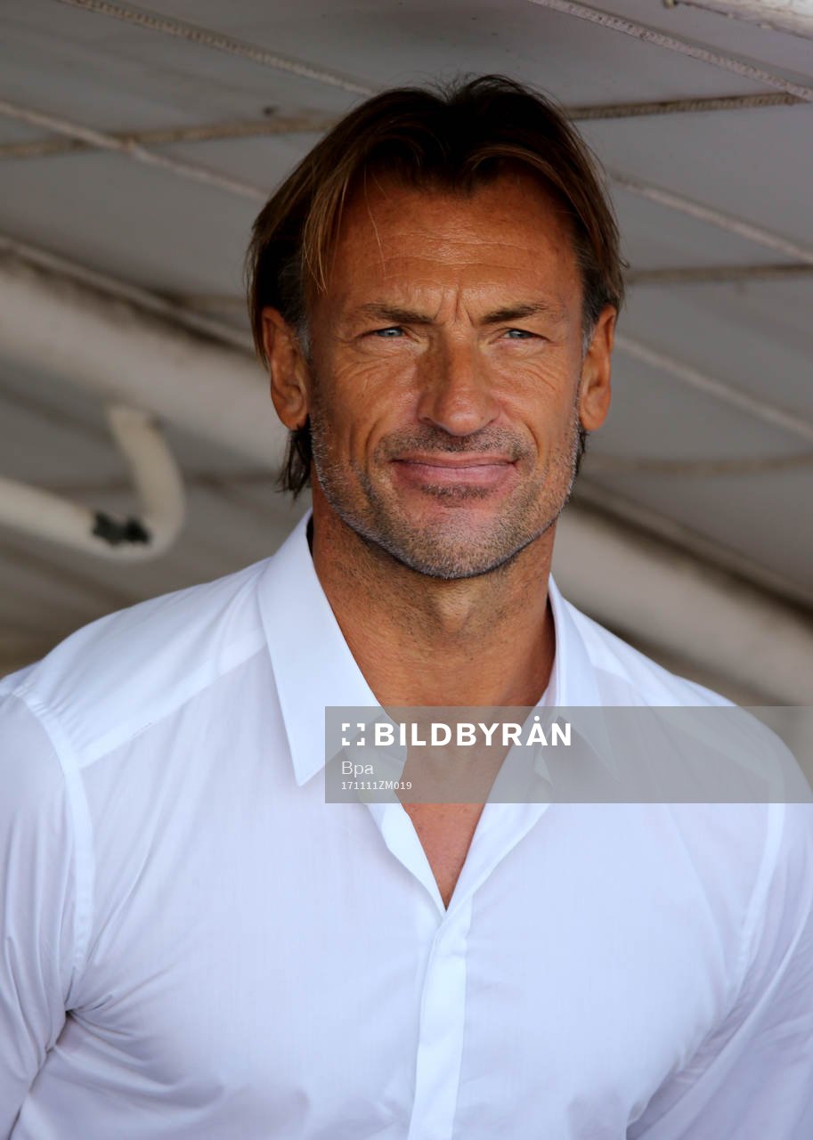 Fotboll, VM 2018, Porträtt, Marocko: Herve RENARD ( DT Morocco ), Marocko, poserar för ett porträtt den 11 november 2017 i Abidjan