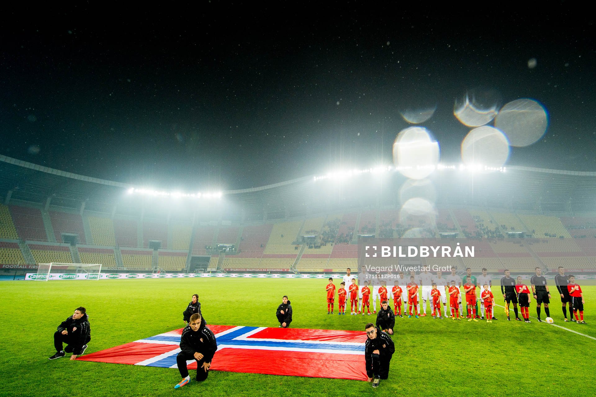 Players of Norway line up