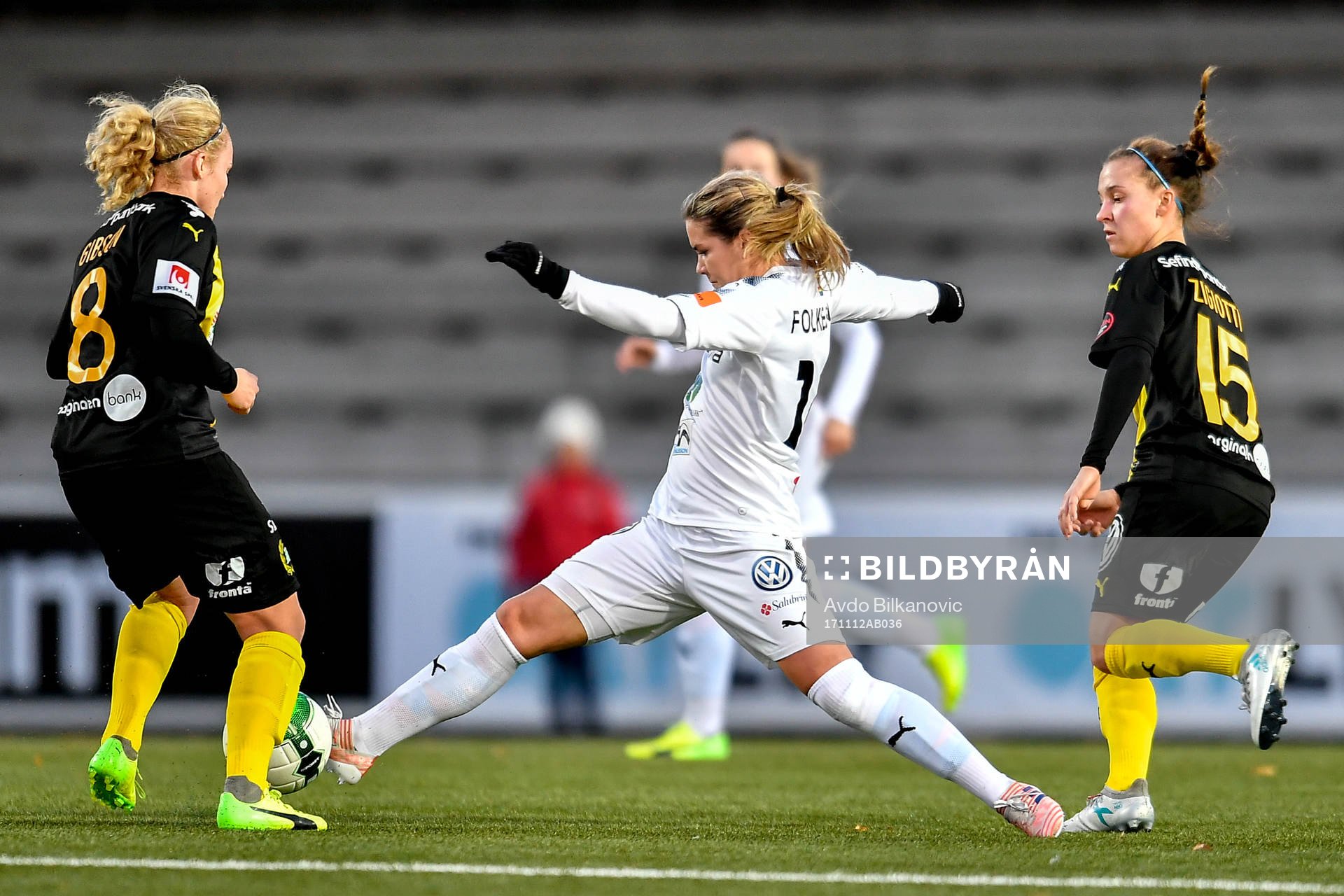 Rosengårds Hanna Folkesson och Hammarbys Ellen Gibson och