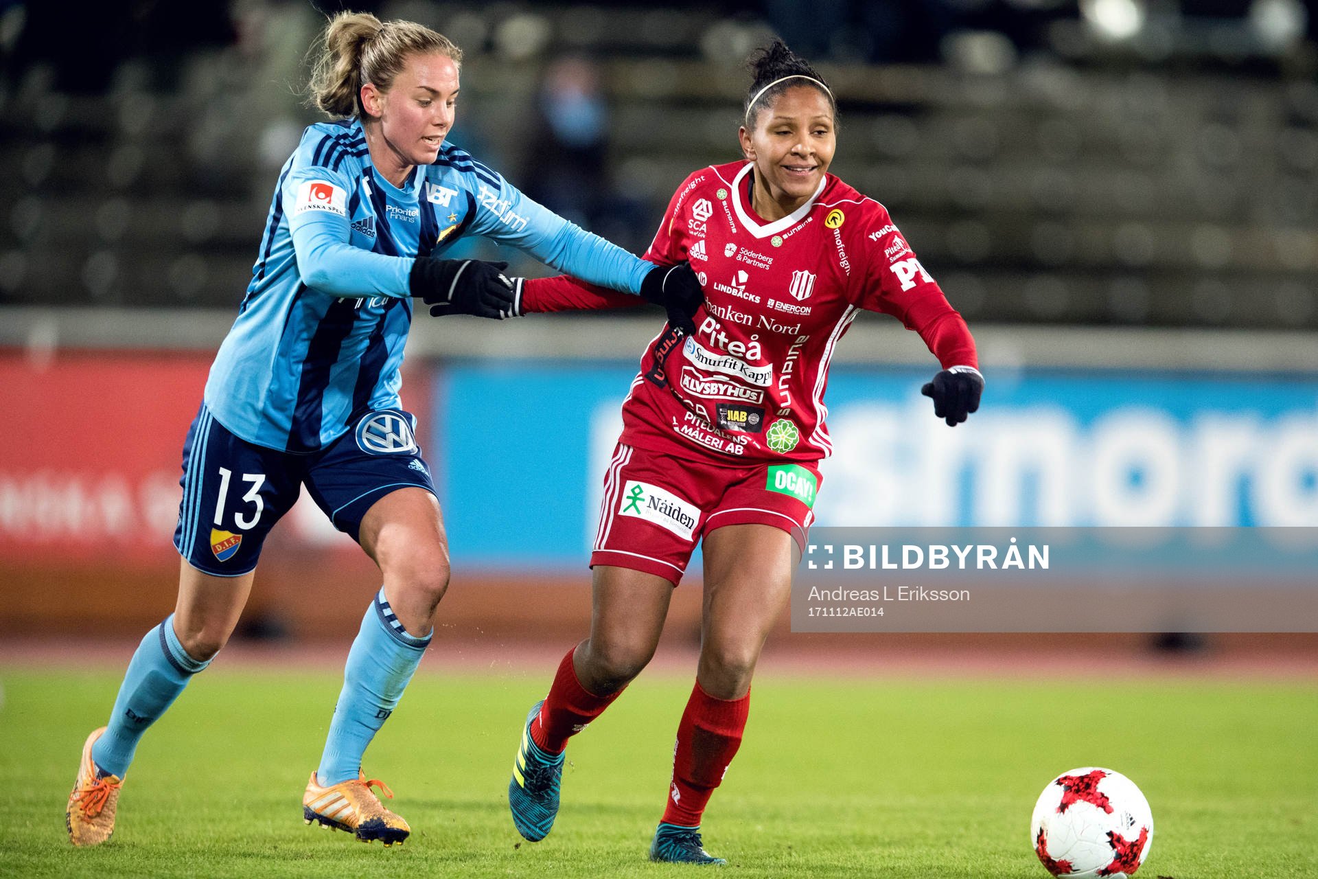 Djurgårdens Petronella Ekroth och Piteås Madelen Janogy