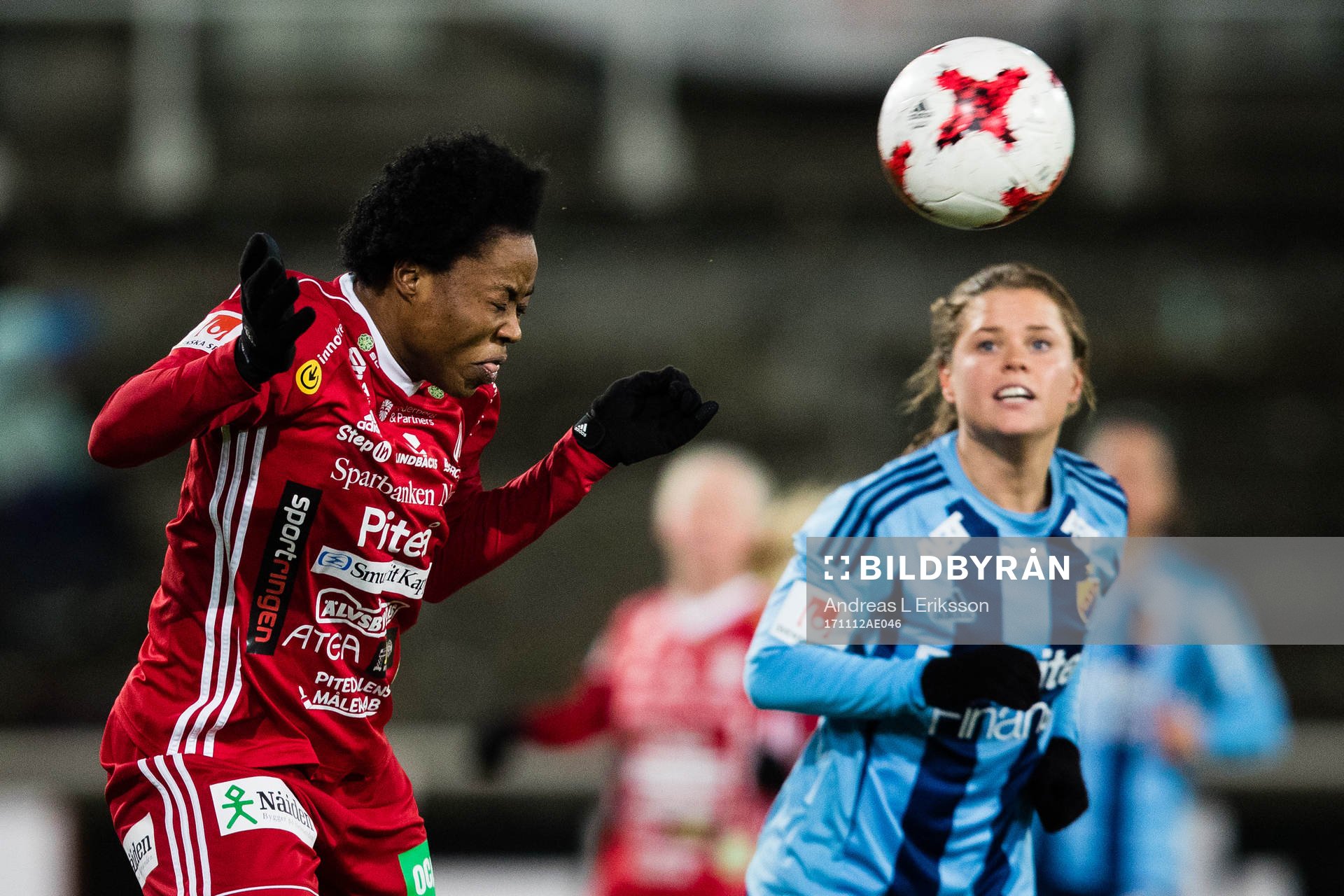 Piteås Faith Ikidi och Djurgårdens Hanna Lundqvist