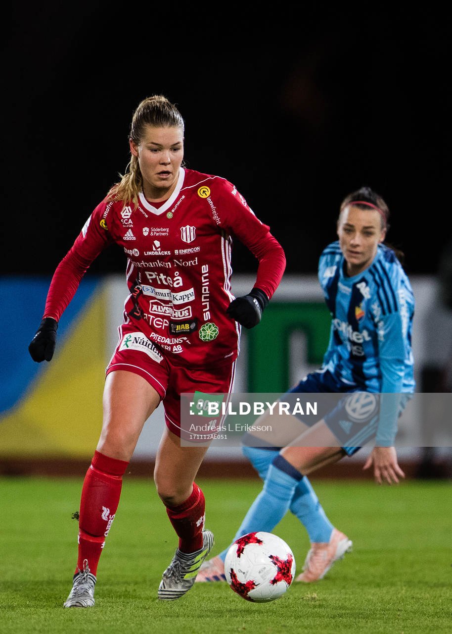 Piteås Nina Jakobsson och Djurgårdens Hallbera Gisladottir