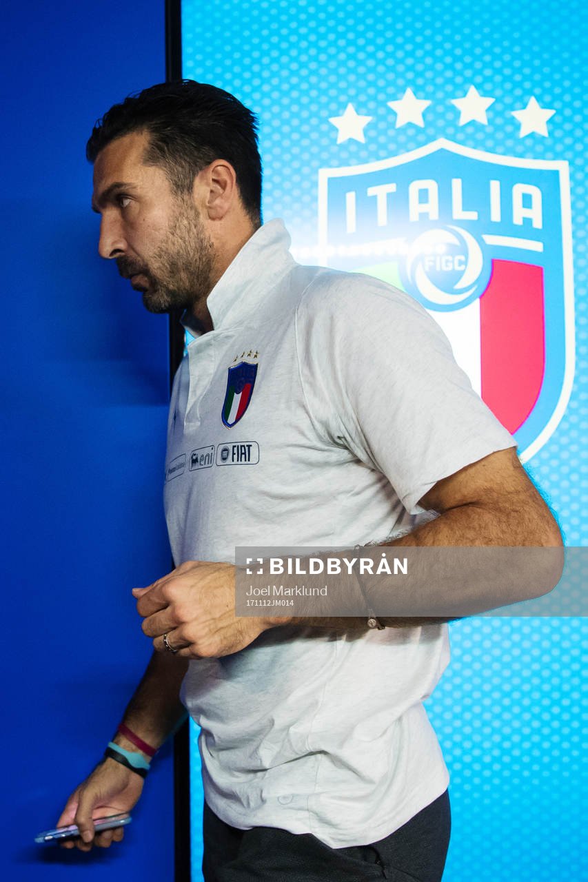 Gianluigi Buffon lämnar Italiens fotbollslandslags