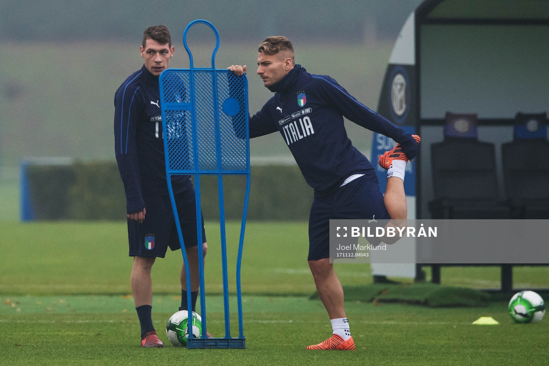 Andrea Belotti och Ciro Immobile under Italiens fotbollslandslags träning den 12 november 2017 i Milano.