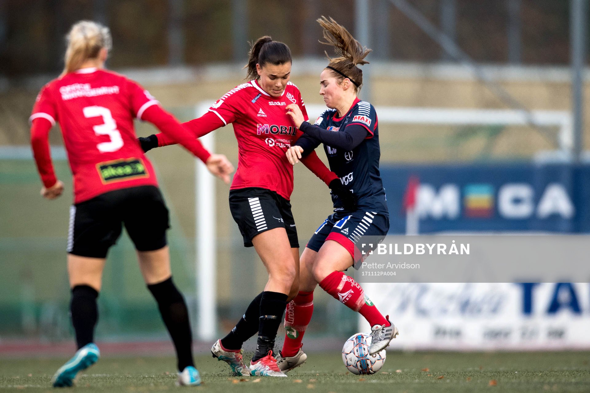 LB07s Anna Welin och Linköpings Irma Helin
