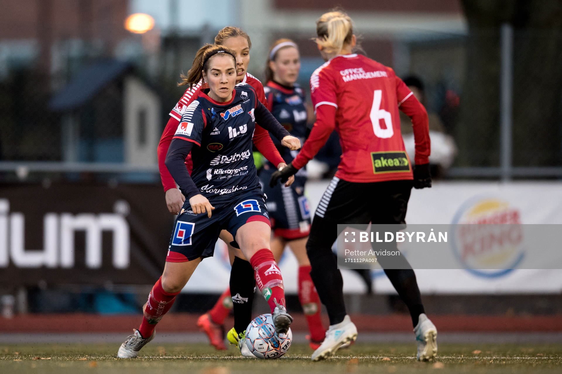 Linköpings Irma Helin och LB07s Sofia Wännerdahl