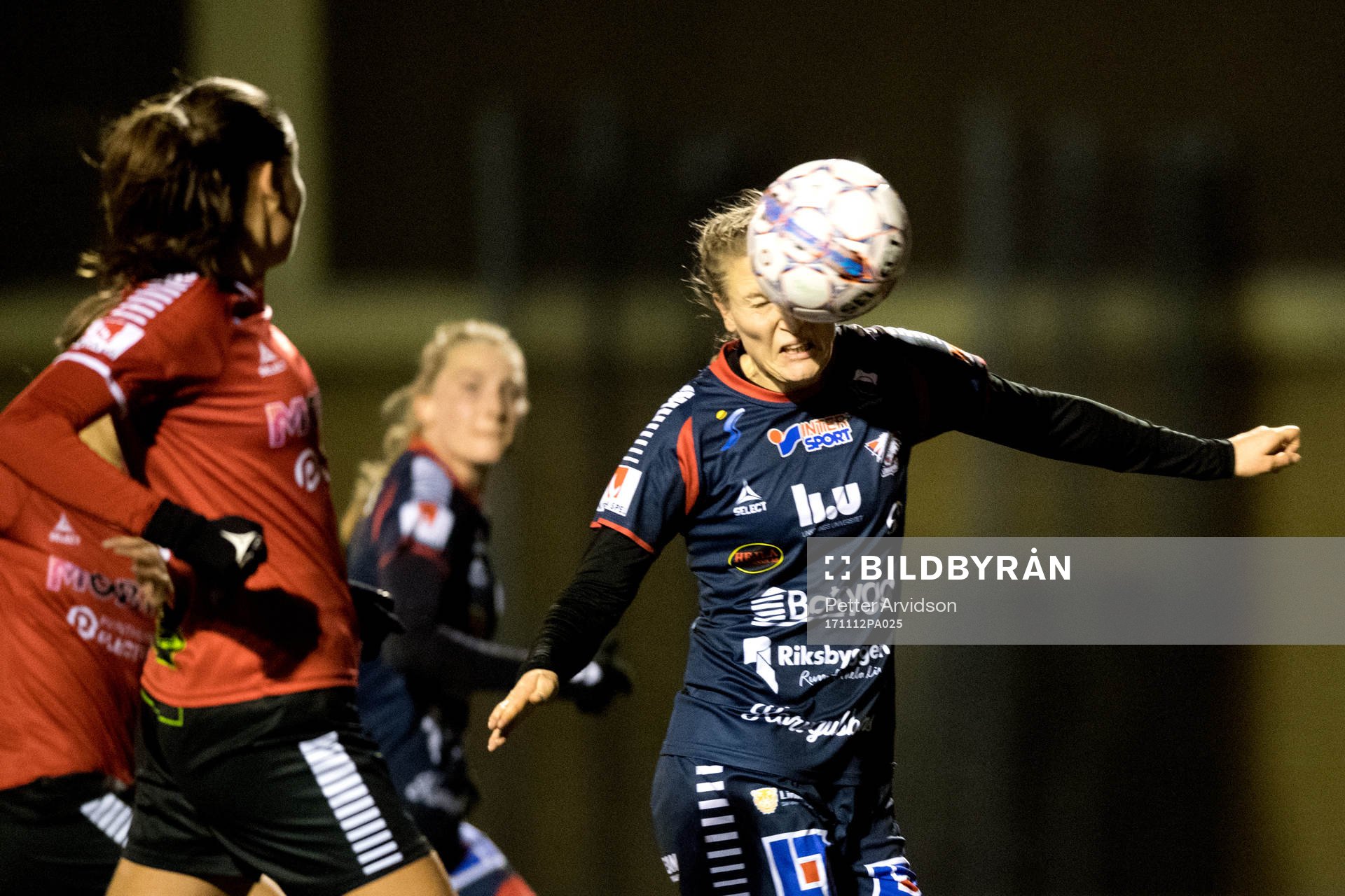 Linköpings Lisa Lantz nickar in 0-1