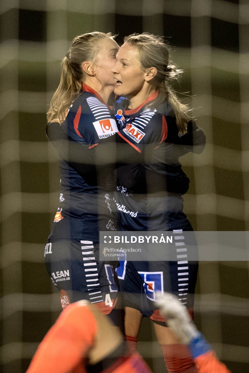 Linköpings Lisa Lantz och Maja Kildemoes jublar