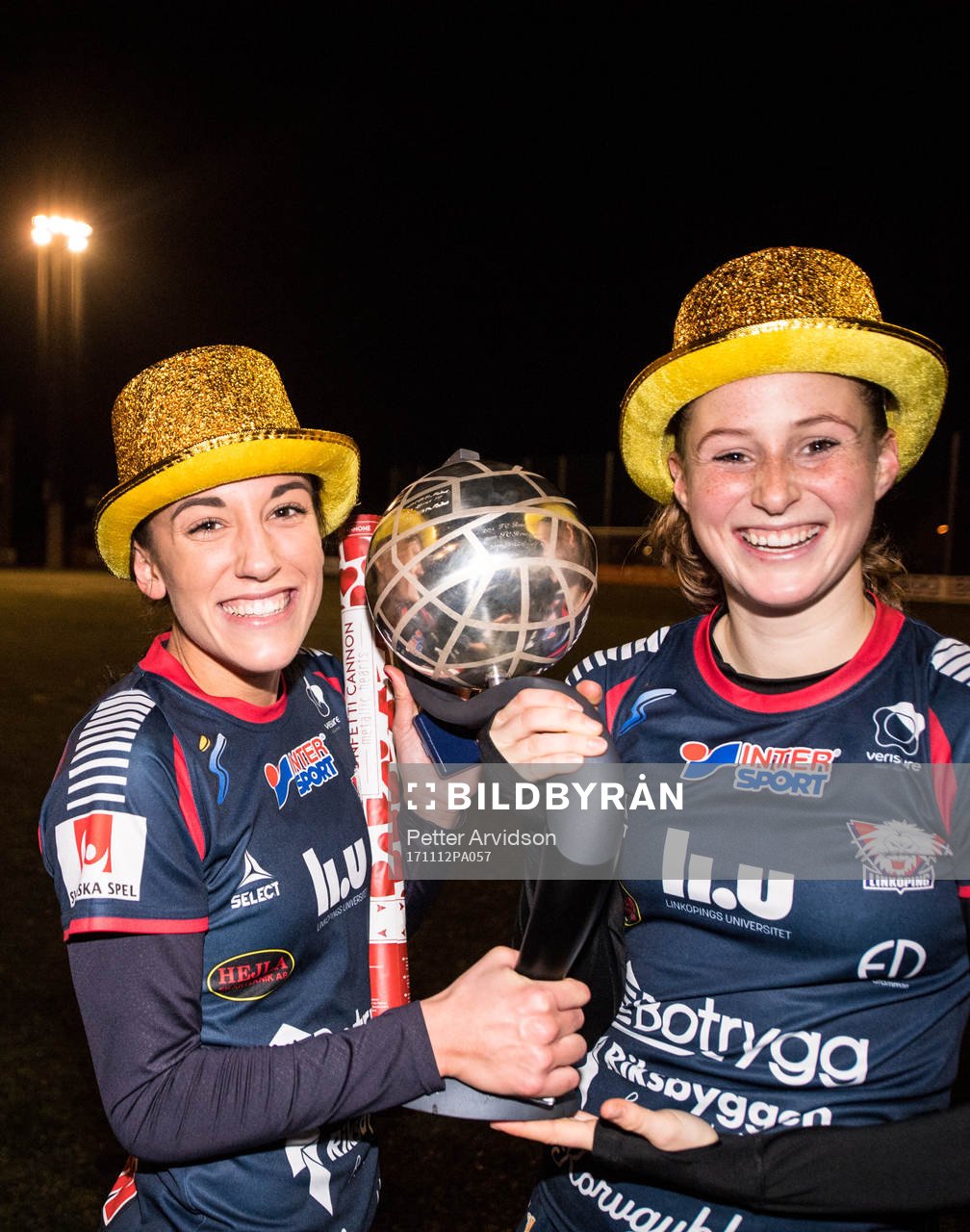 Linköpings Anna Oscarsson och Nicoline Sörensen jublar