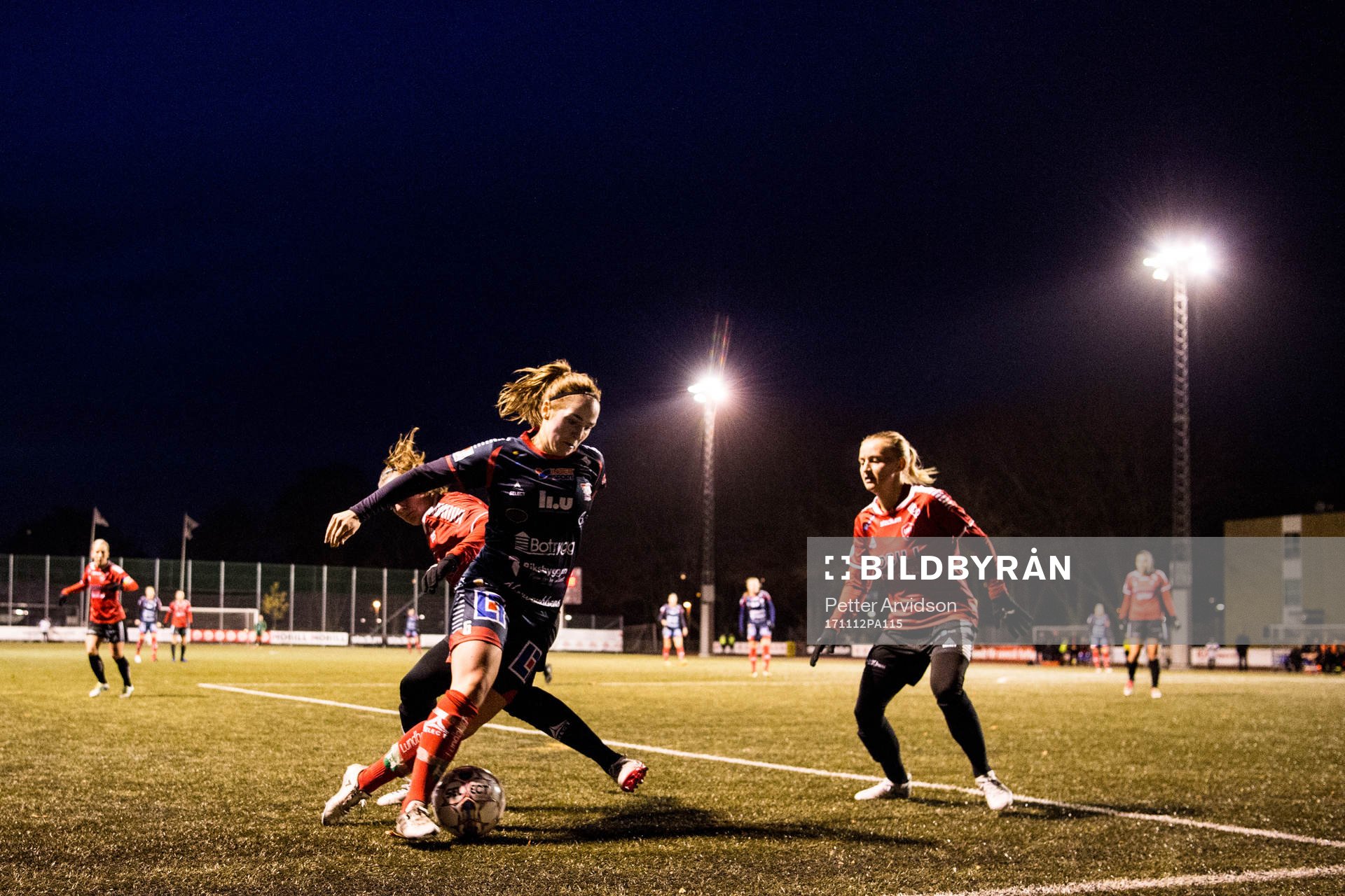 Linköpings Irma Helin mot LB07s Anna Björk