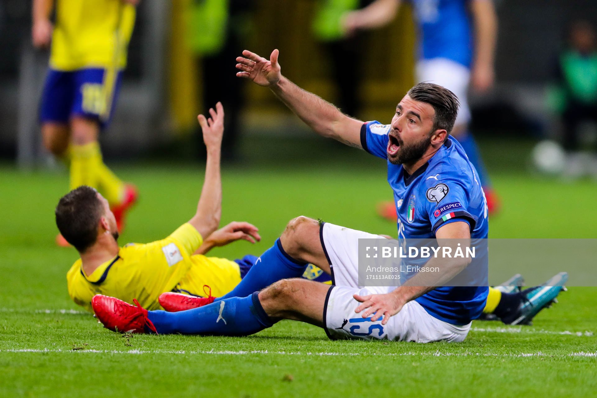 Italiens Andrea Barzagli reagerar