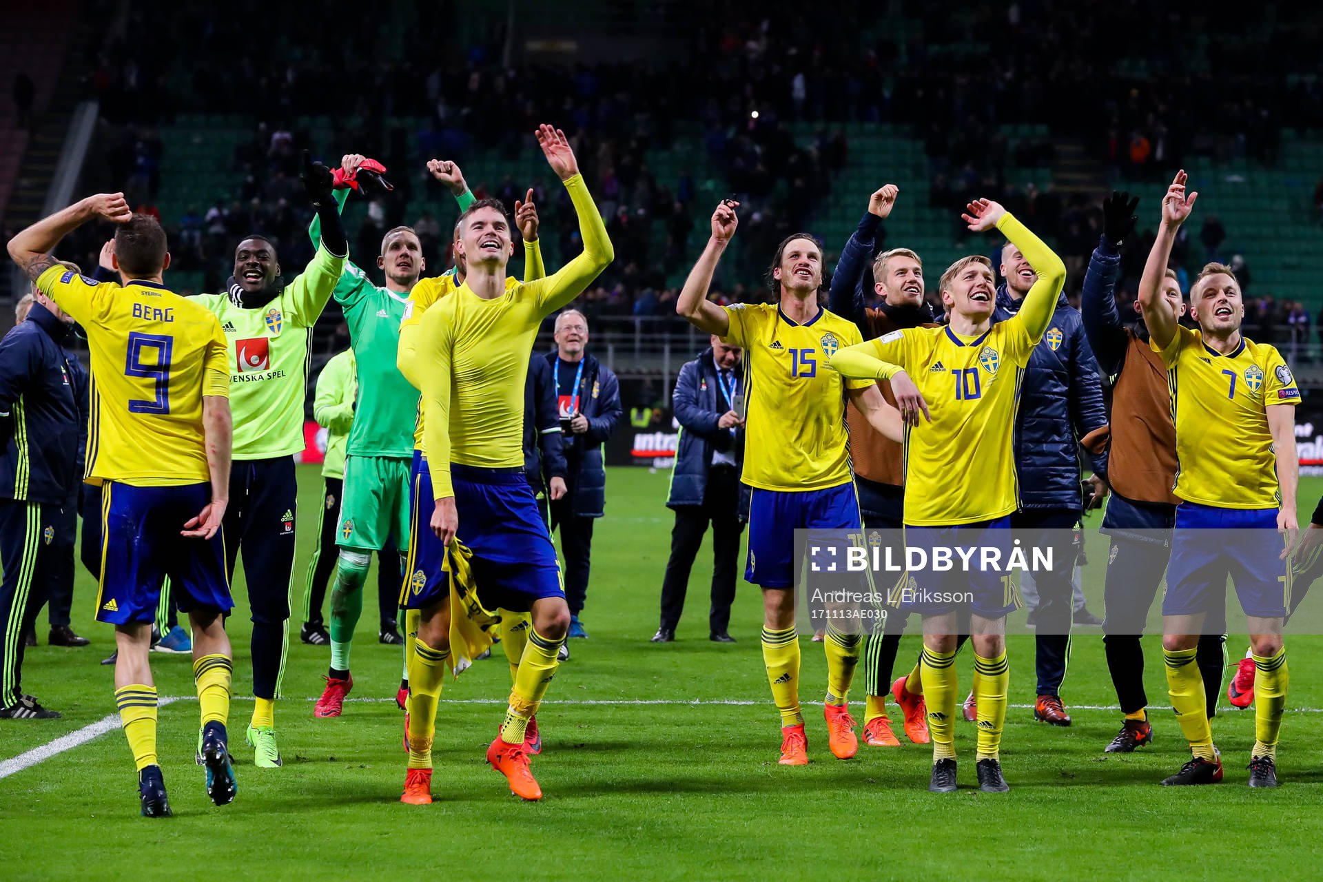 Sveriges spelare jublar