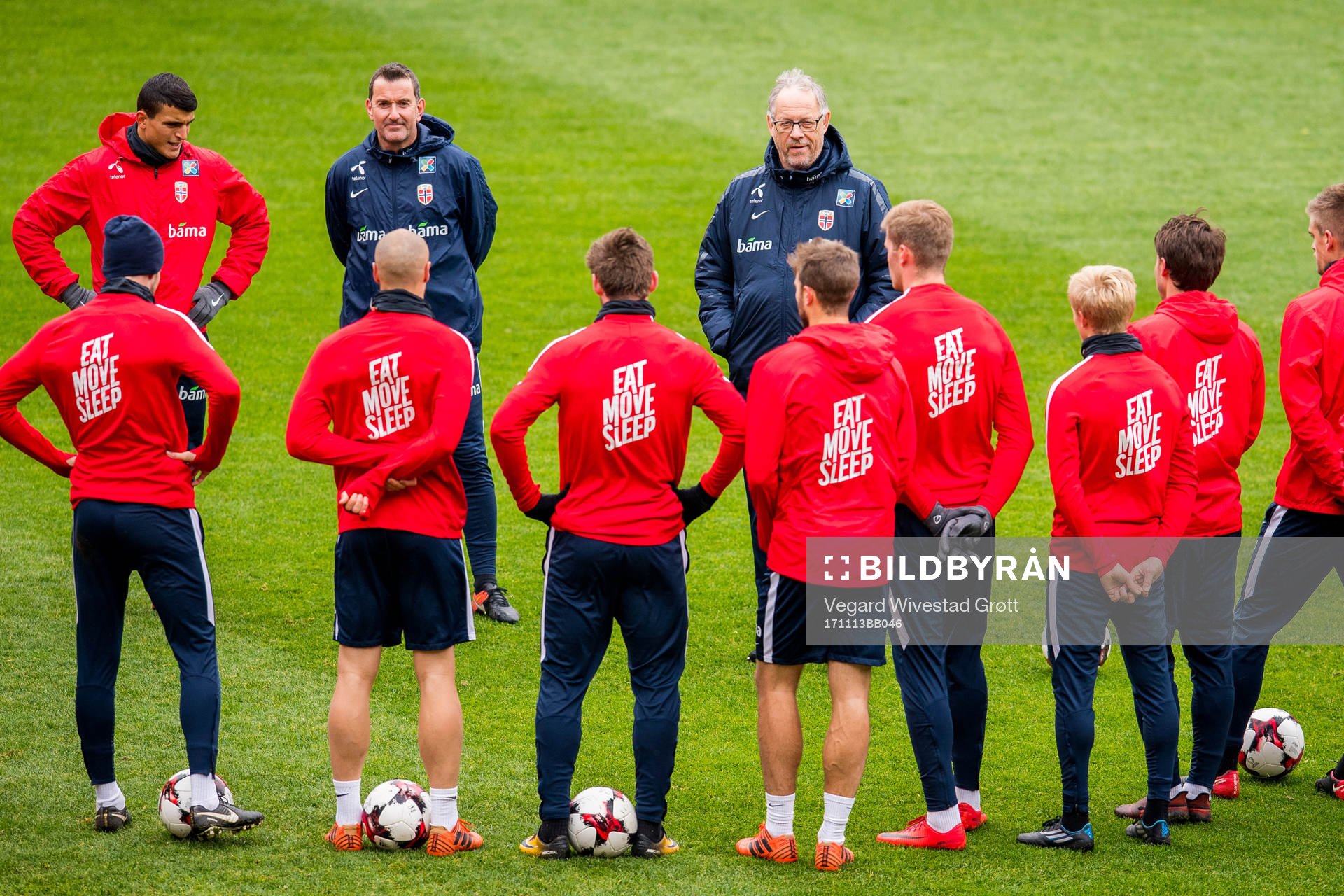 Per Joar Hansen, assistant coach, and Lars Lagerbäck, head