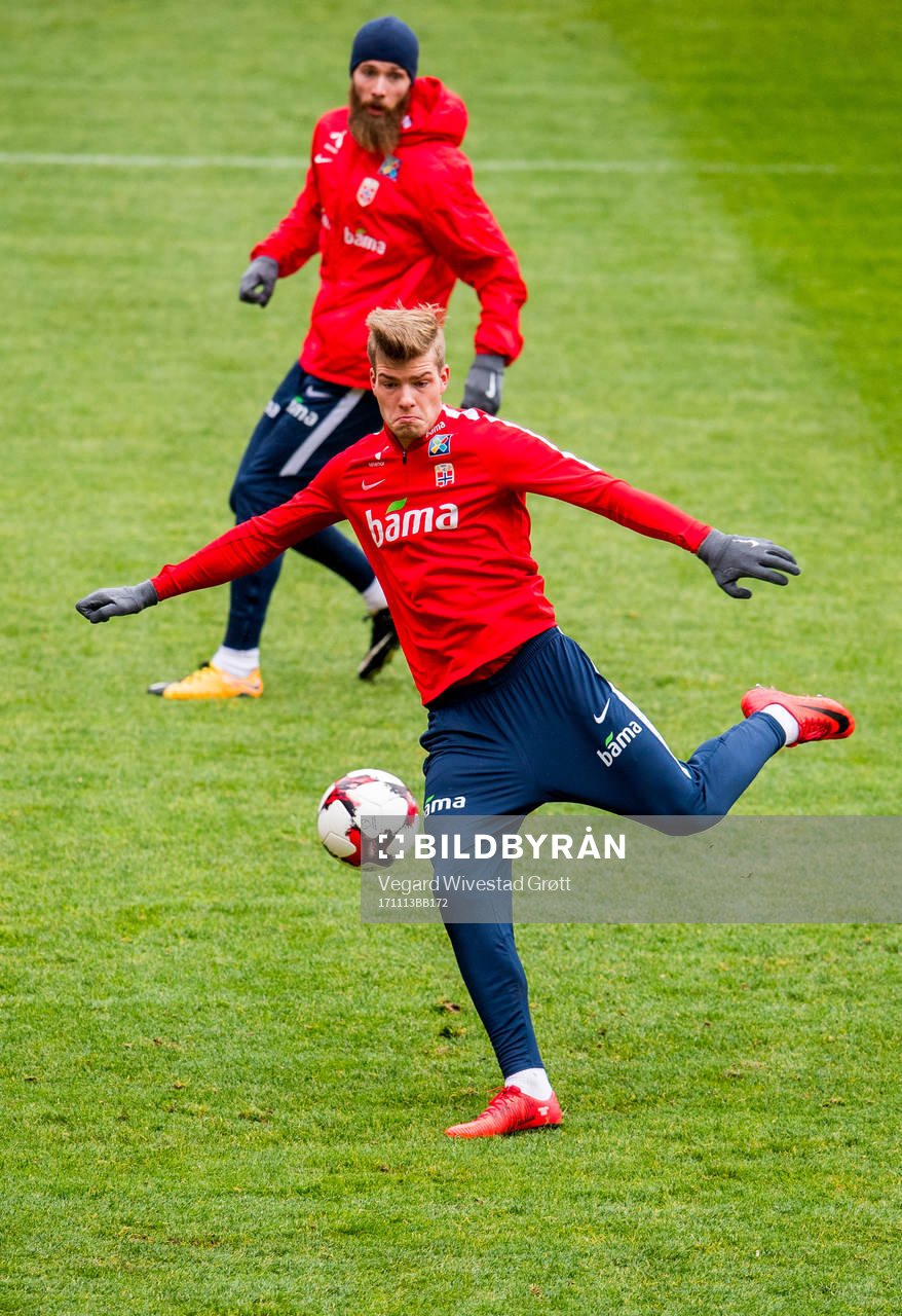 Alexander Sørloth and Jo Inge Berget of Norway
