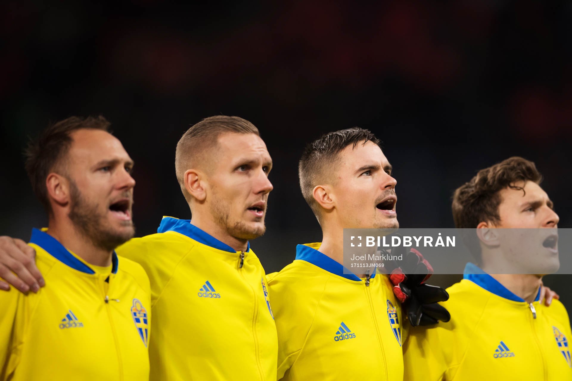 Sveriges Andreas Granqvist, målvakt Robin Olsen, Mikael